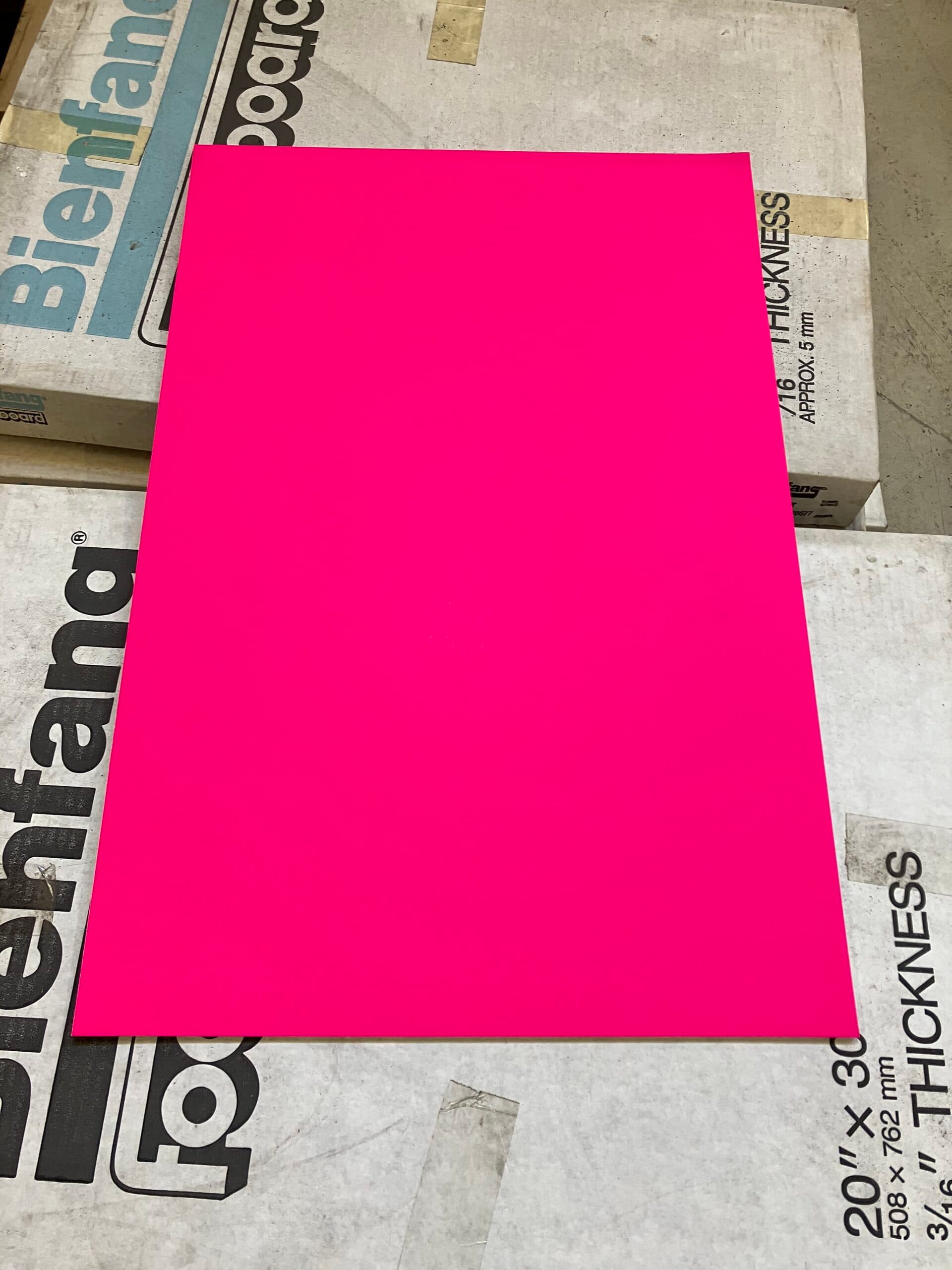 Bienfang Foamboard 5 mm Hot Magenta 50,80×76,20 cm. - 1
