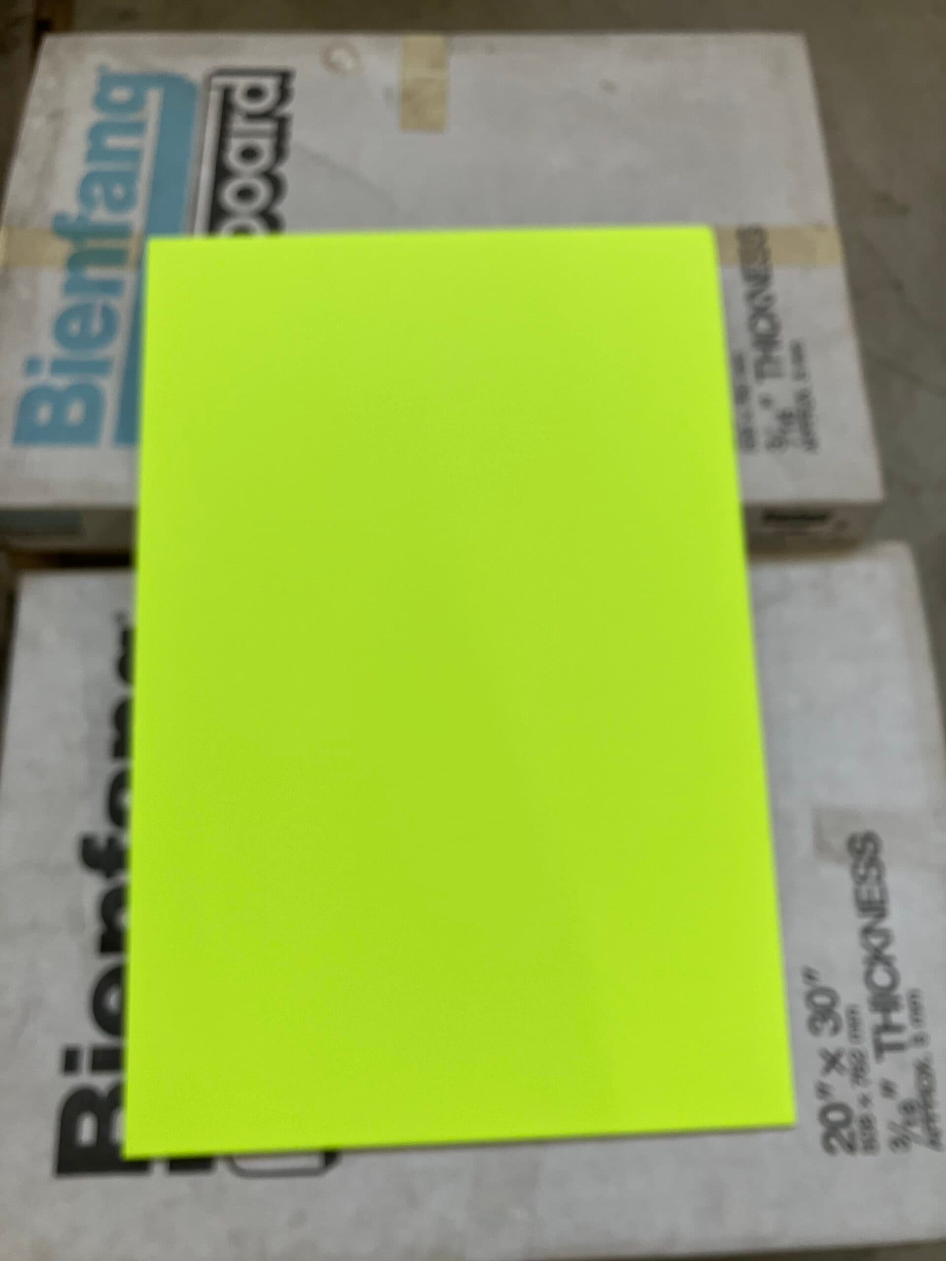 Bienfang Foamboard 5 mm Hot Yellow 50,80×76,20 cm. - 1