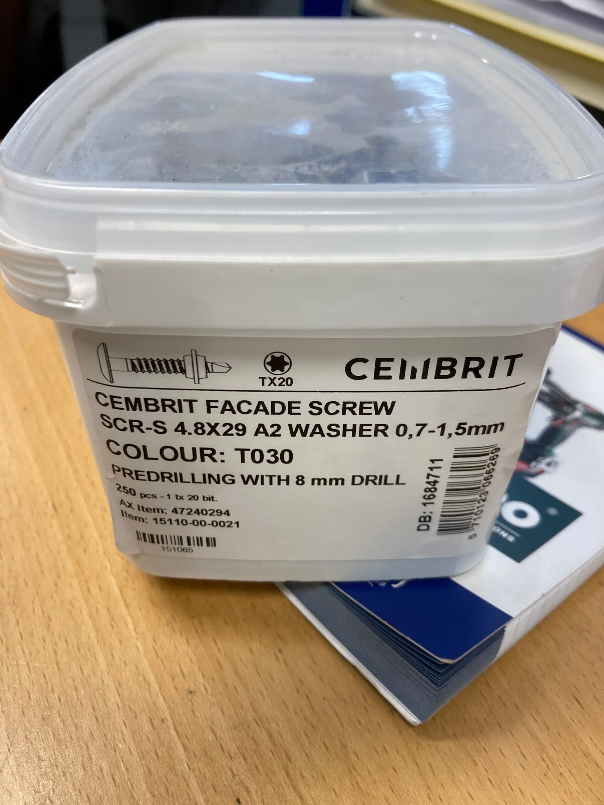 Skruer til Cembrit facade plader lys grå T030 - 1