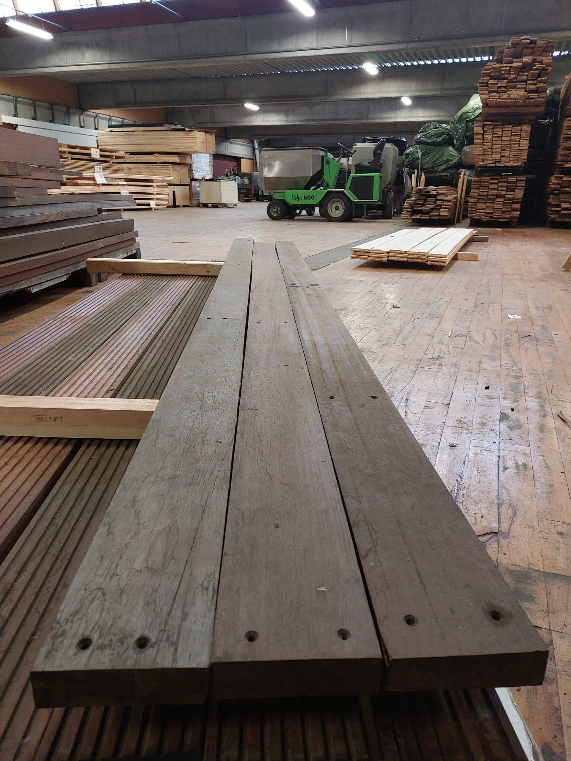 Azobe brædder 135x40mm høvlet - 1