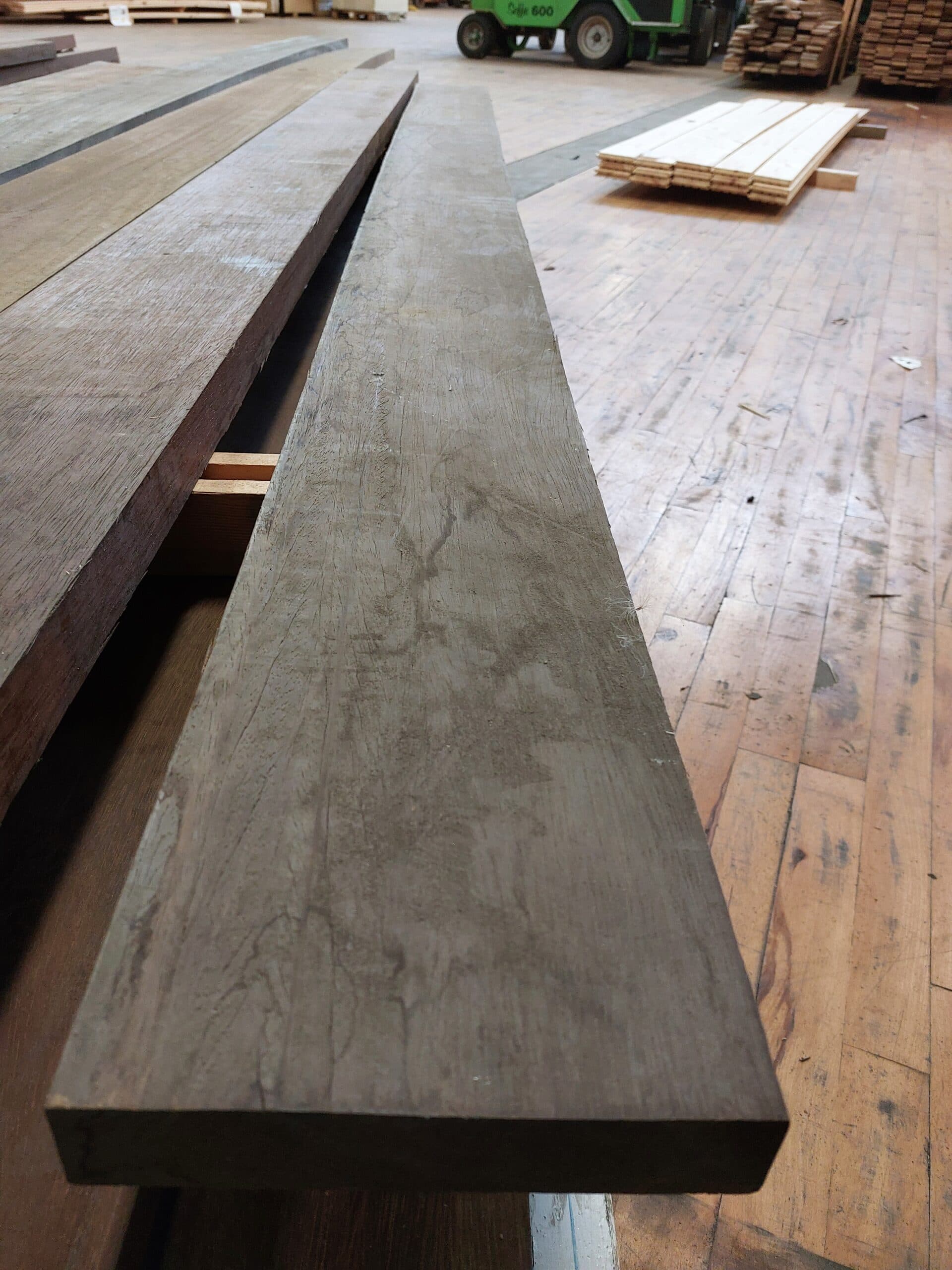 Azobe brædder 180x45mm høvlet. 251,30kr. pr. Lbm.