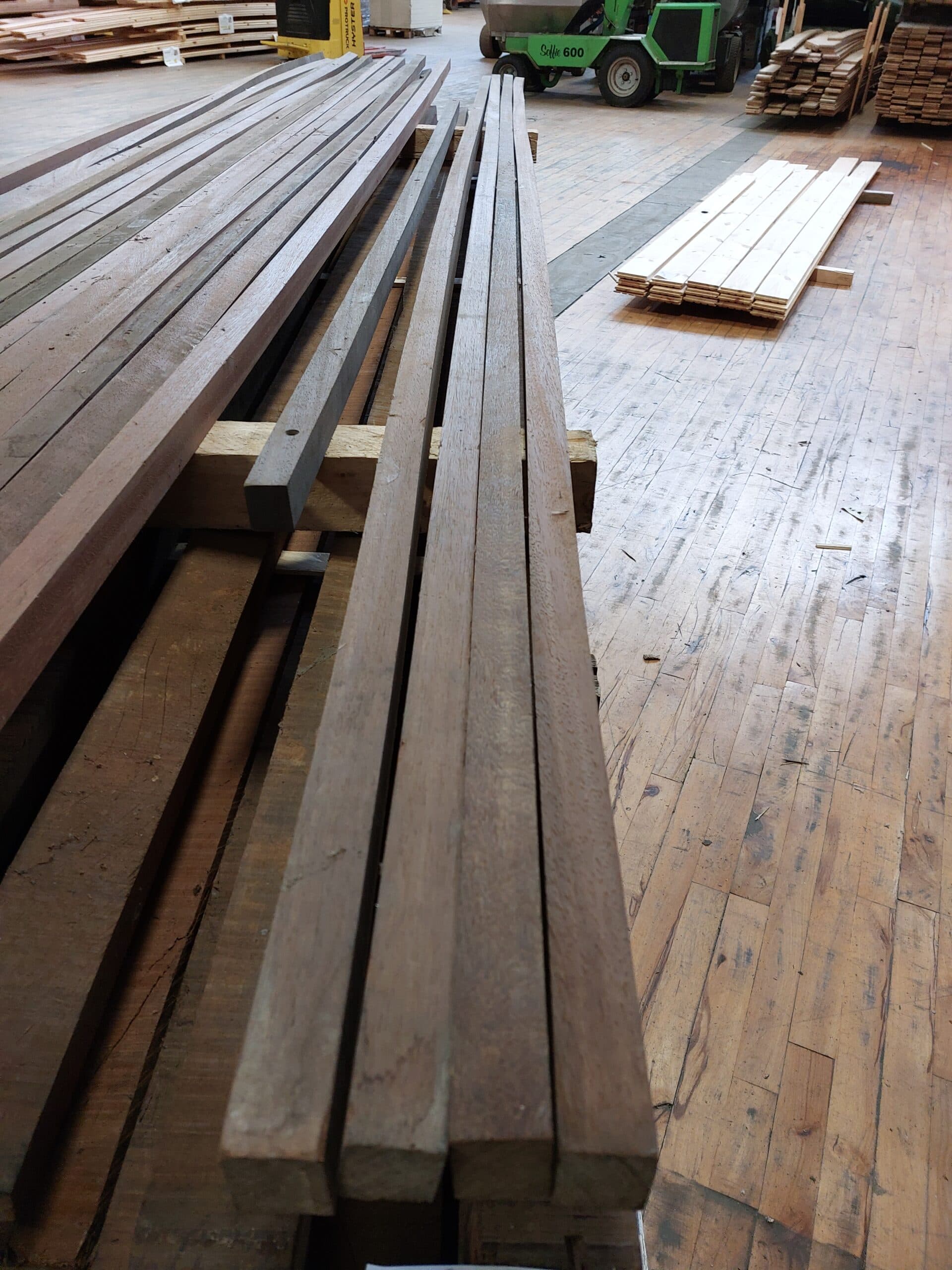 Azobe lister 35x40mm høvlet. 38,60kr. pr. Lbm.