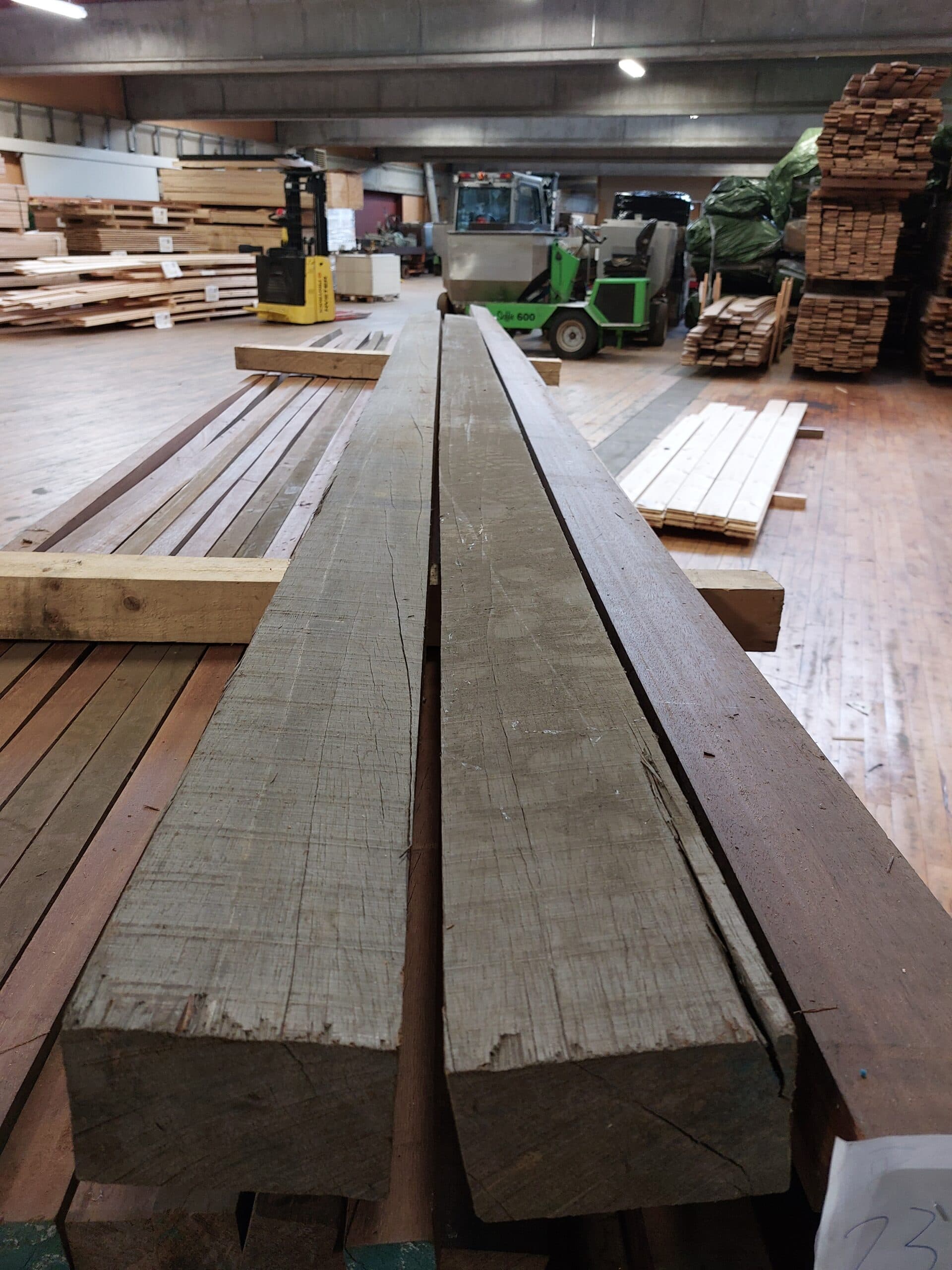 Azobe bjælke 115x80mm. 285,40kr. pr. Lbm.