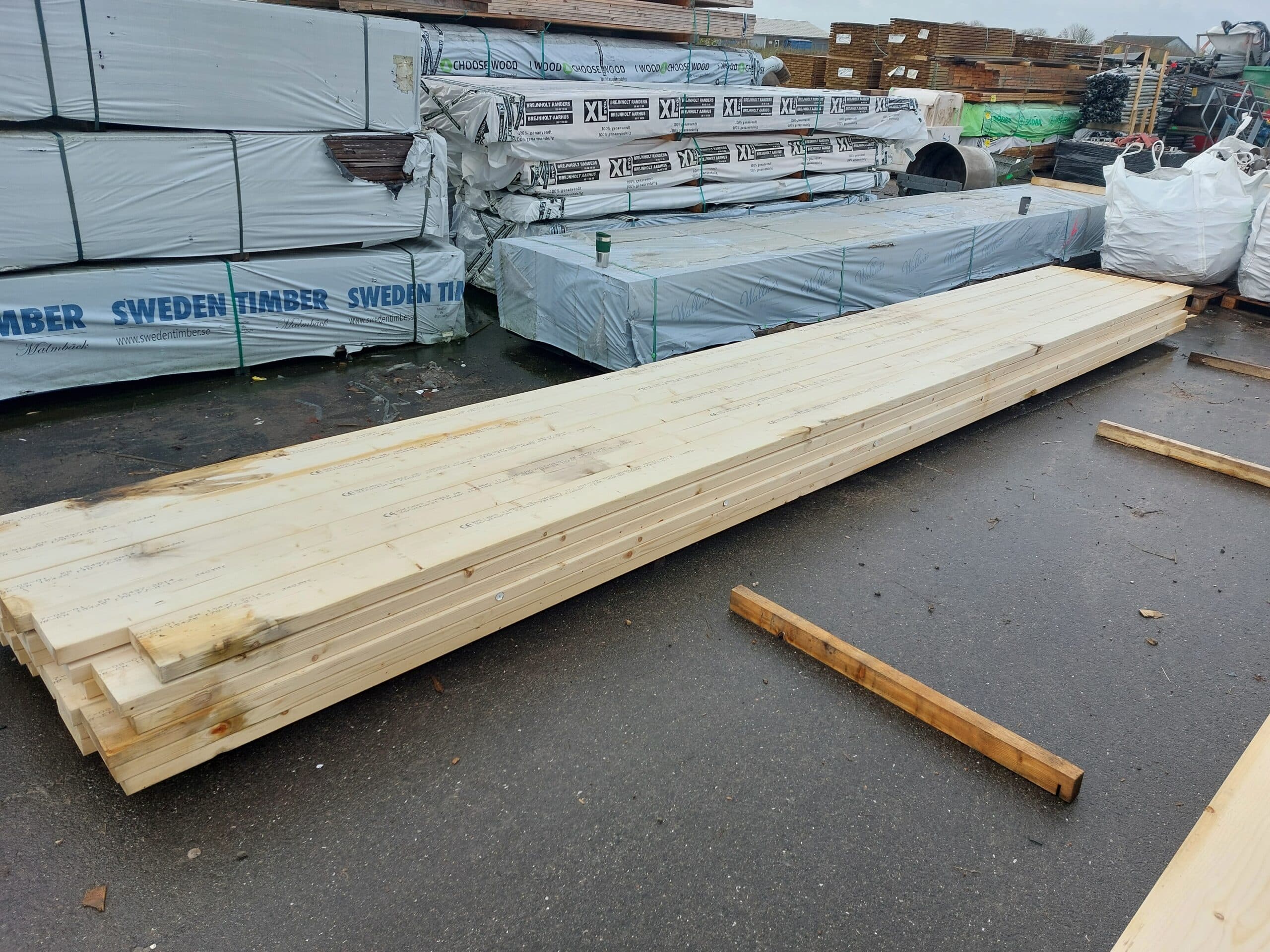 45x195mm. C24 spærtræ. 7200mm. 36,56kr pr Lbm.