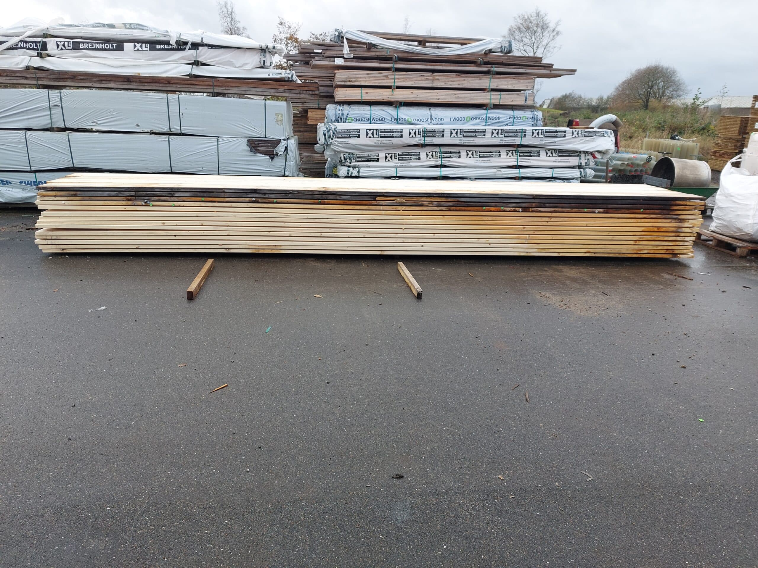 38x285mm. C24 spærtræ. 7500mm. 45,13kr pr Lbm.