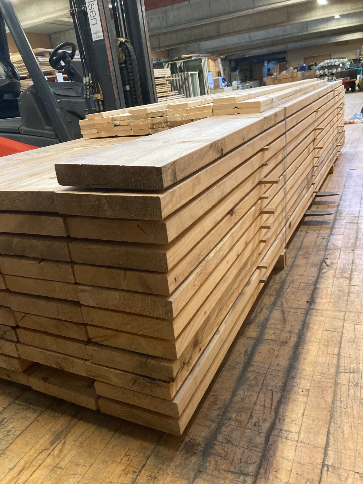 Reglar 45x245mm. 30,65kr pr Lbm.