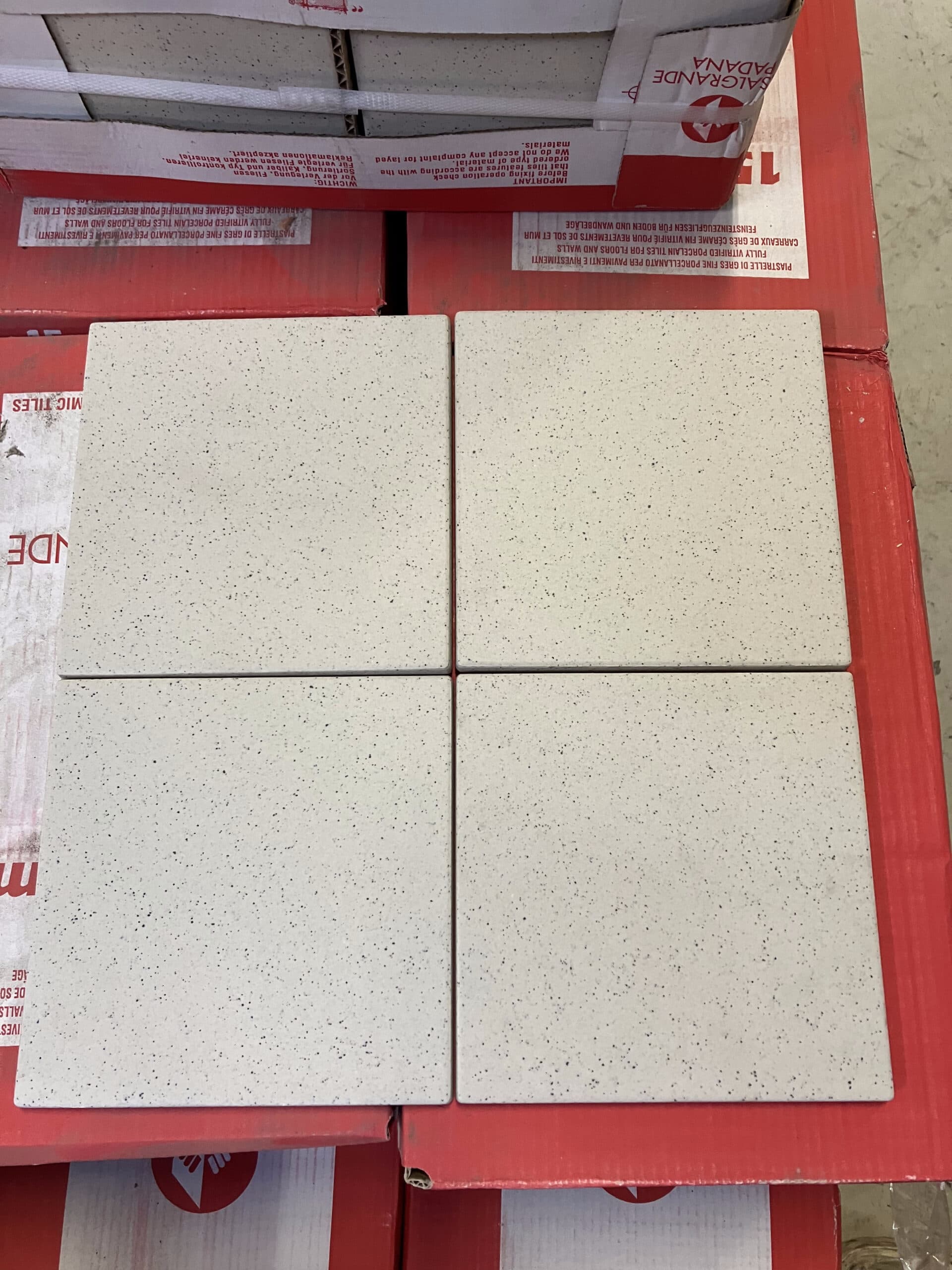 Uglaseret keramisk klinke til gulv og væg. 15×15 cm. - 1