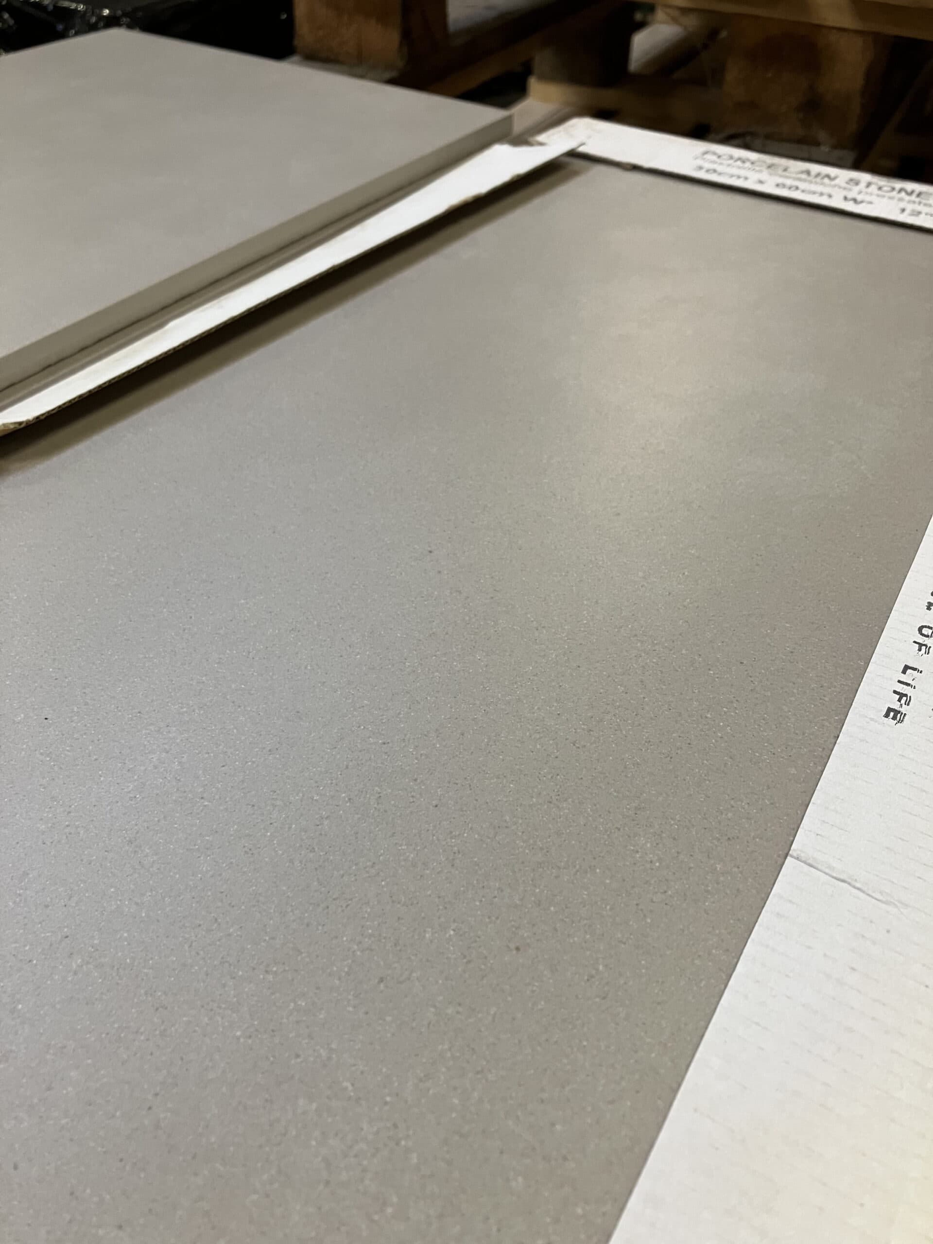 Uglaseret keramisk klinke til gulv og væg. 30×60 cm. - 1