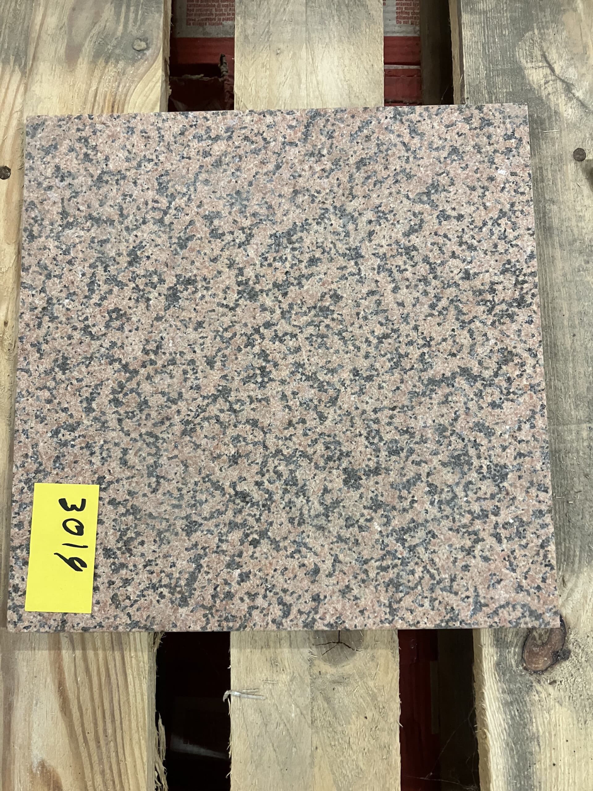 Granit rosa farvet 30,5×30,5 cm. - 1