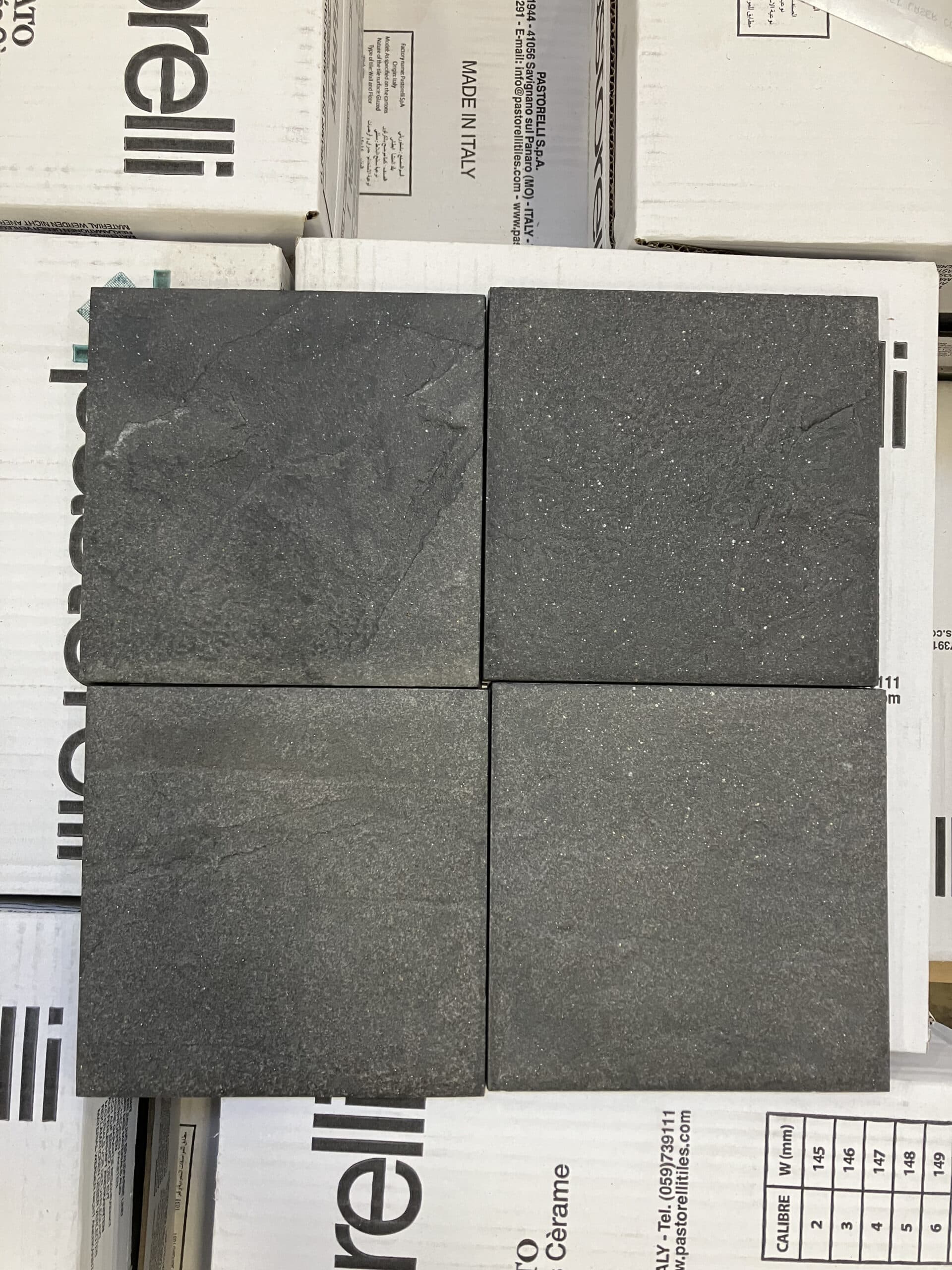 Uglaseret keramisk klinke til gulv og væg. 15×15 cm. - 1