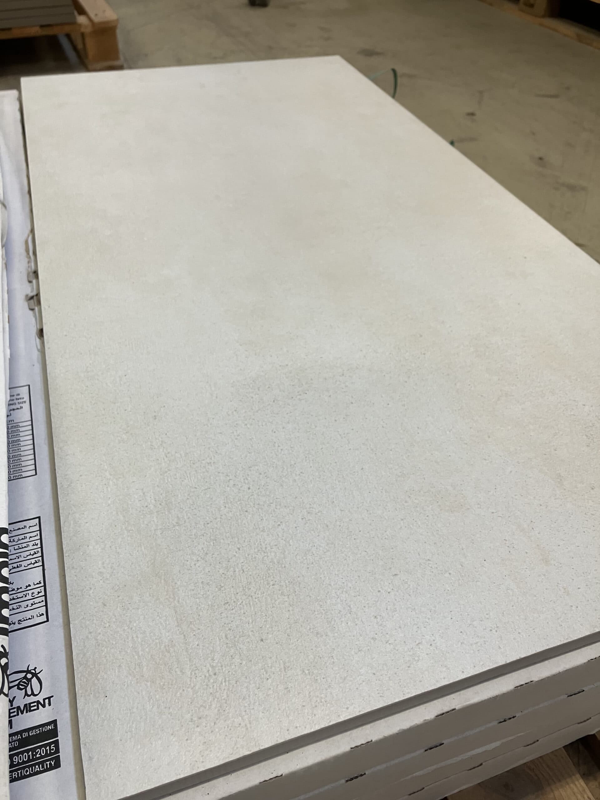 Uglaseret keramisk klinke til gulv og væg. 45×90 cm. - 1