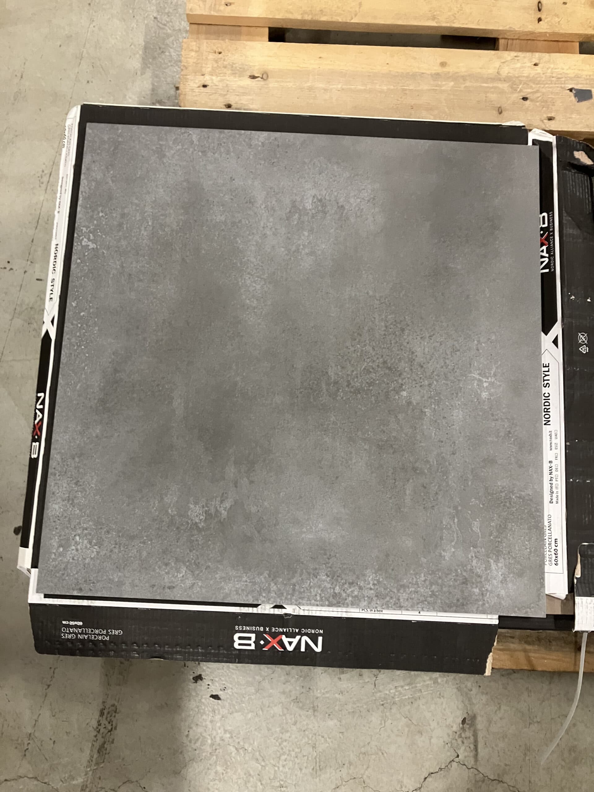 Uglaseret keramisk klinke til gulv og væg. 60×60 cm. - 1