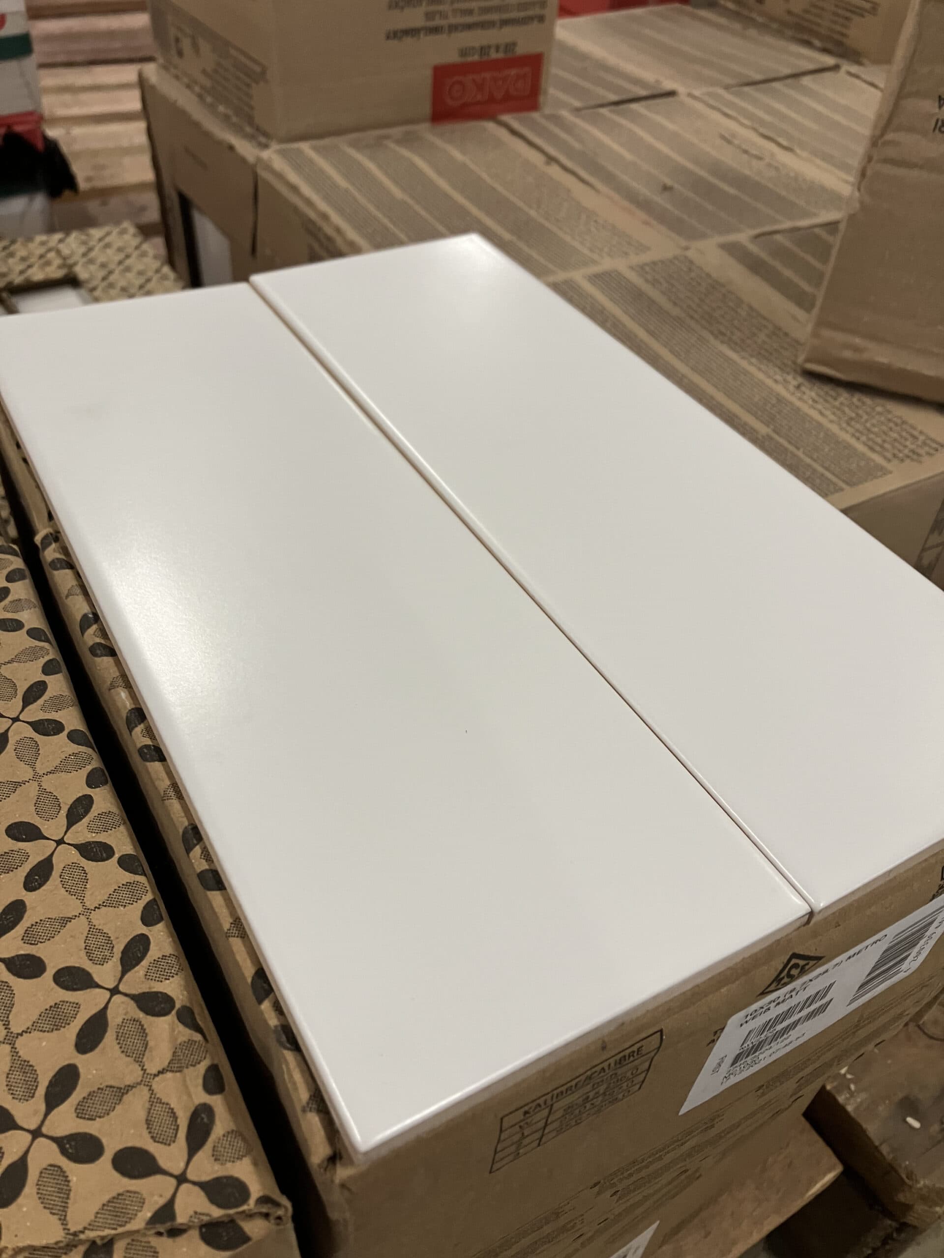 Glaseret keramisk klinke til væg 10×30 cm. - 1