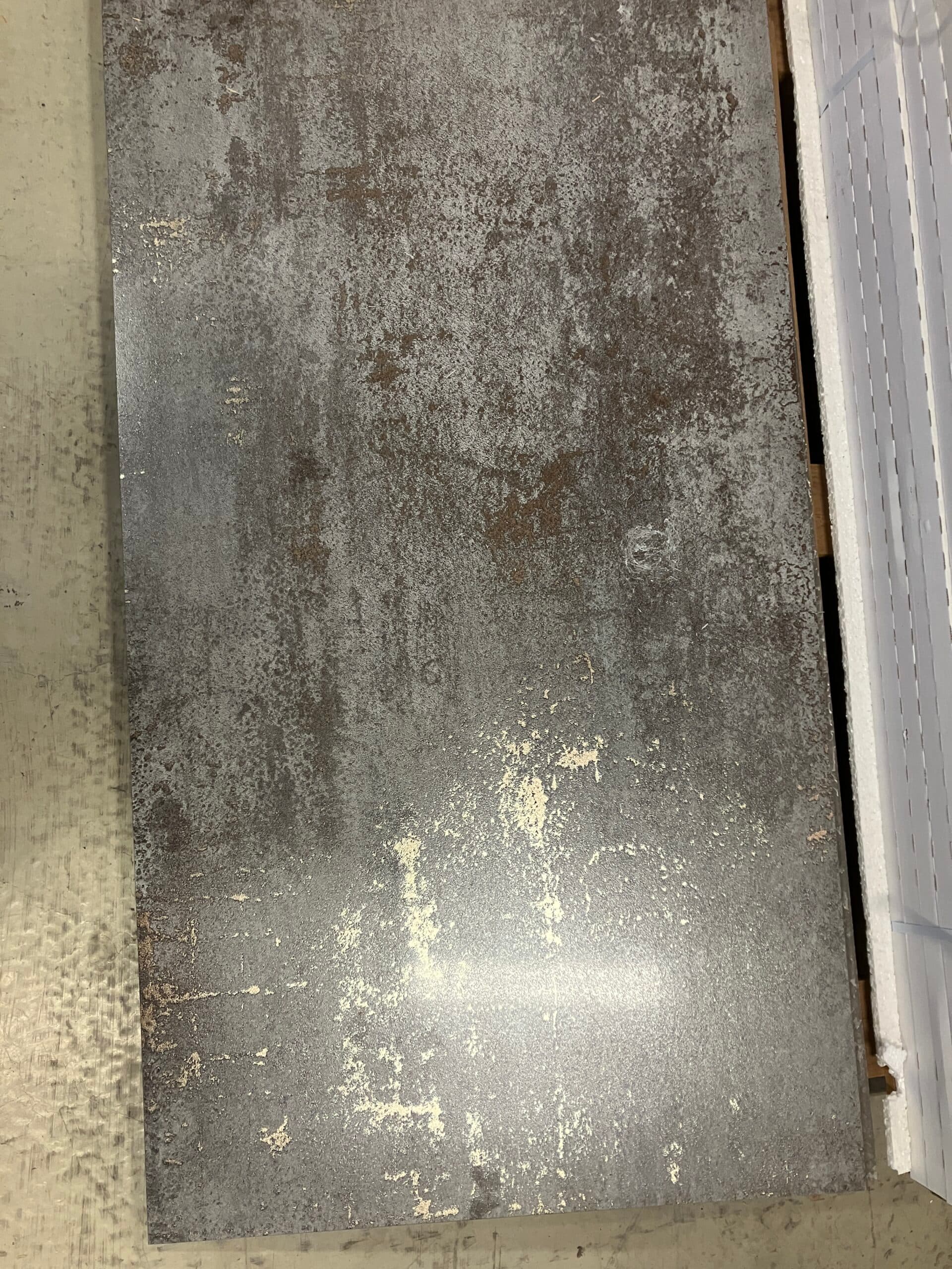 Glaseret keramisk klinke til gulv og væg 60×120 cm.