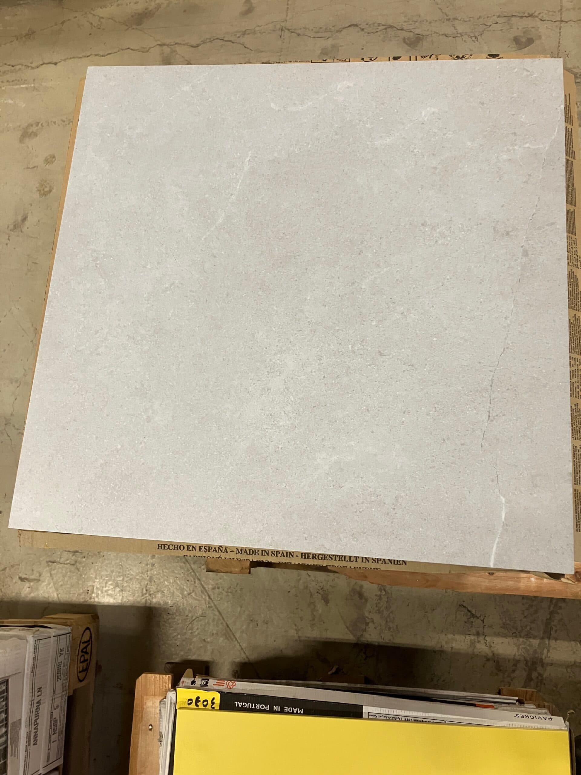 Uglaseret keramisk klinke til gulv og væg. 60×60 cm. - 1