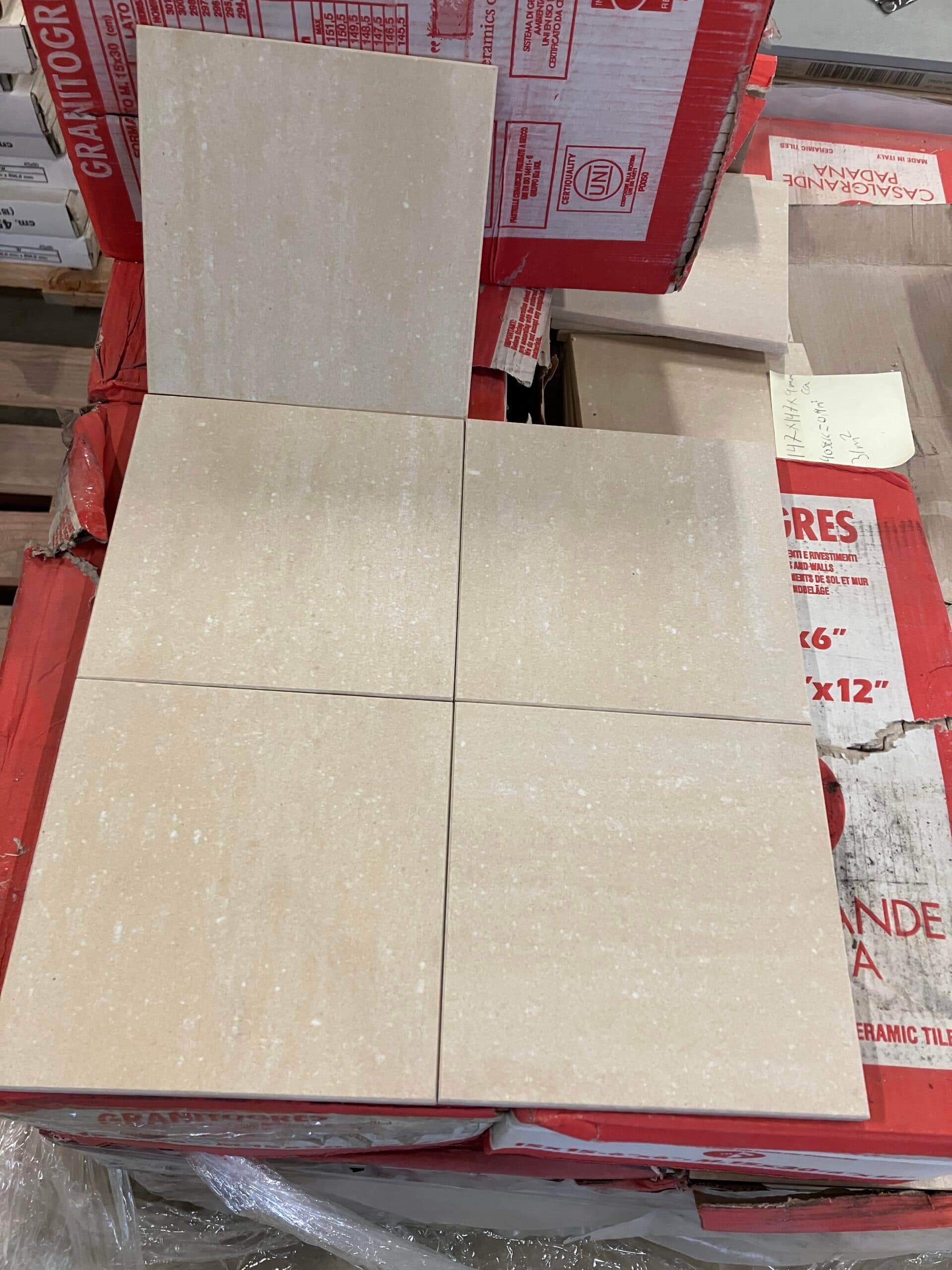 Glaseret keramisk klinke til gulv og væg 15×15 cm. - 1