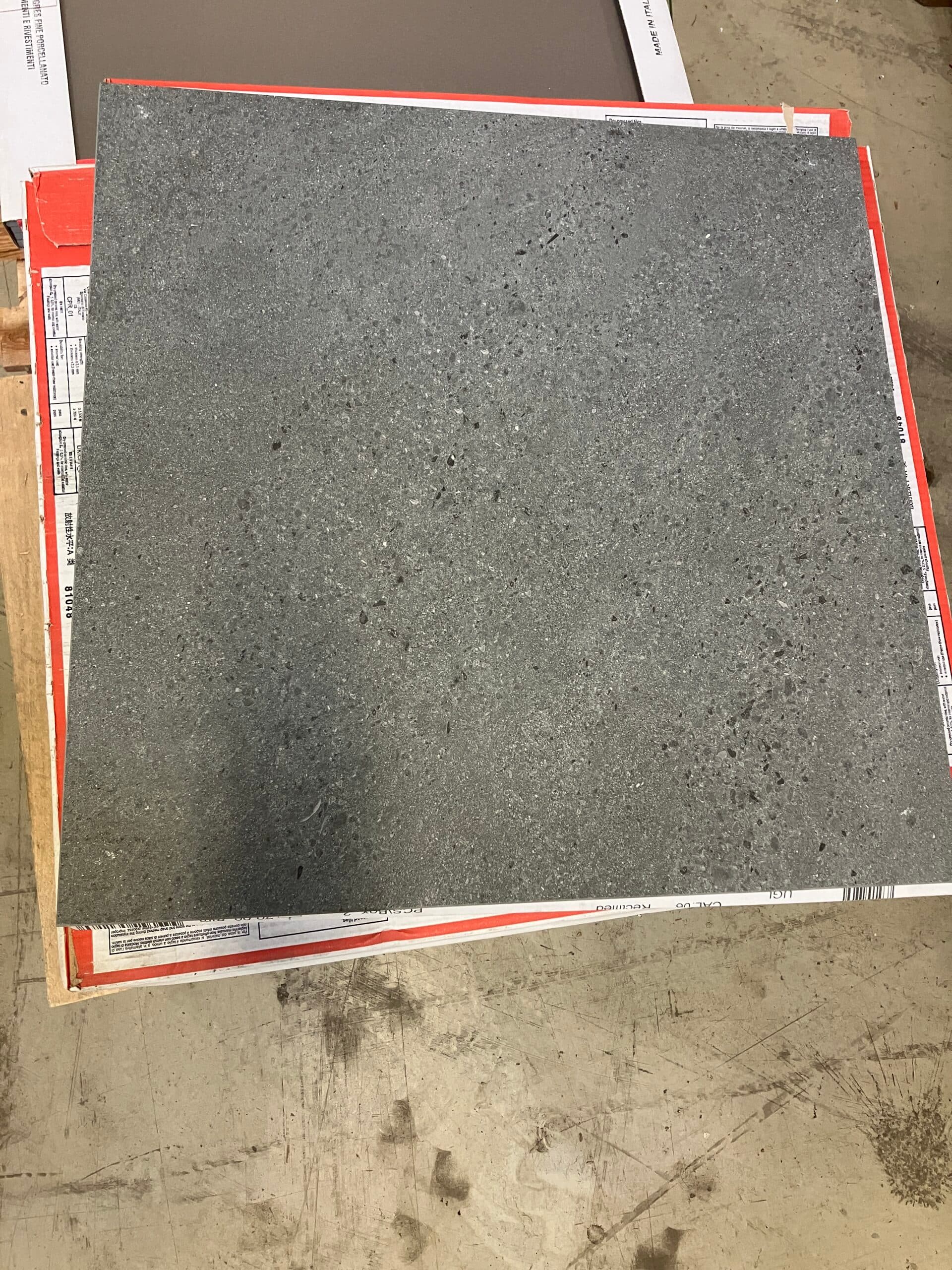 Uglaseret keramisk klinke til gulv og væg 60×60 cm. - 1