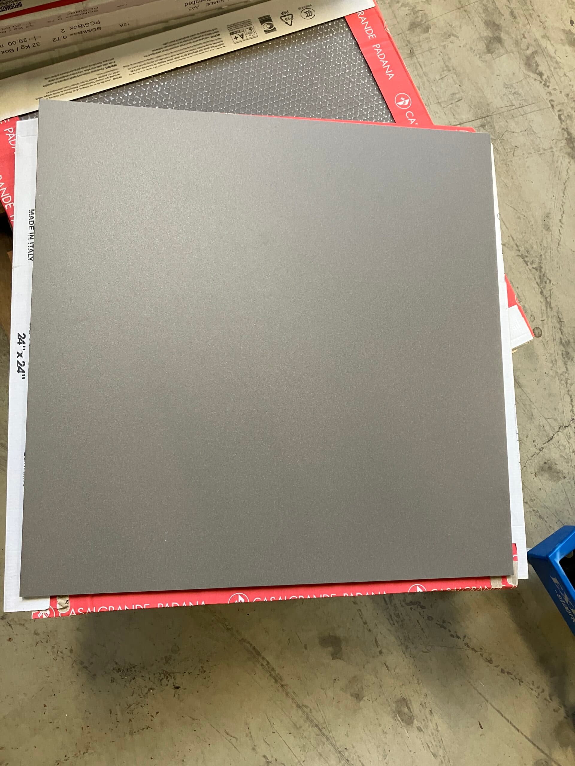 Uglaseret keramisk klinke til gulv og væg 60×60 cm. - 1