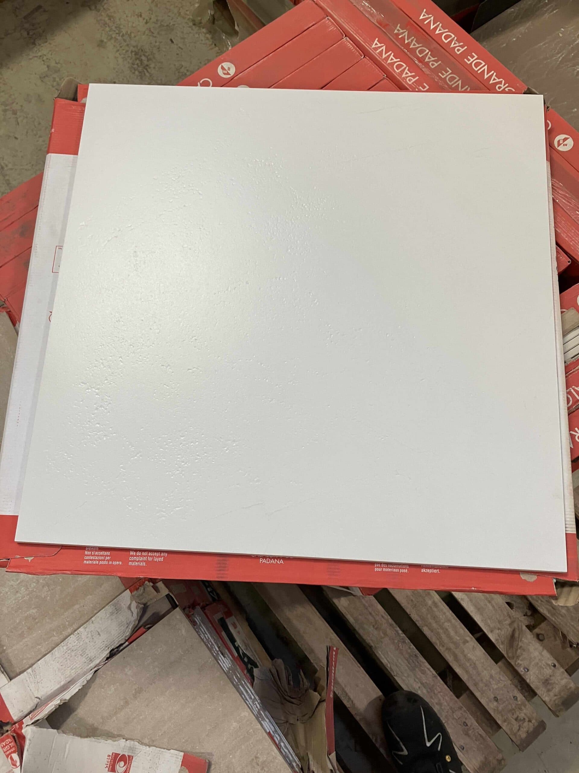 Uglaseret keramisk klinke til gulv og væg. 60×60 cm. - 1