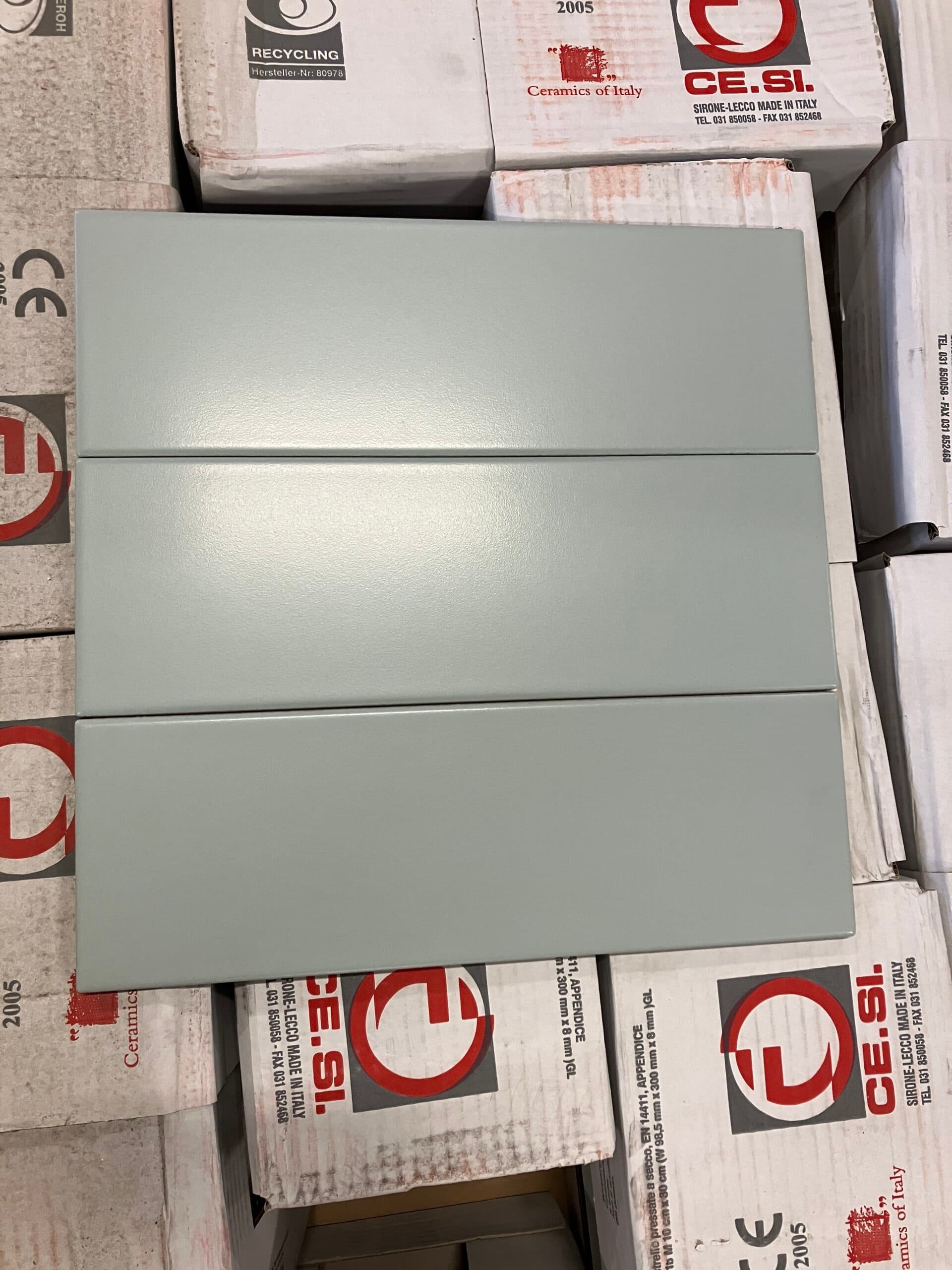 Glaseret keramisk vægflise. 10×30 cm. - 1