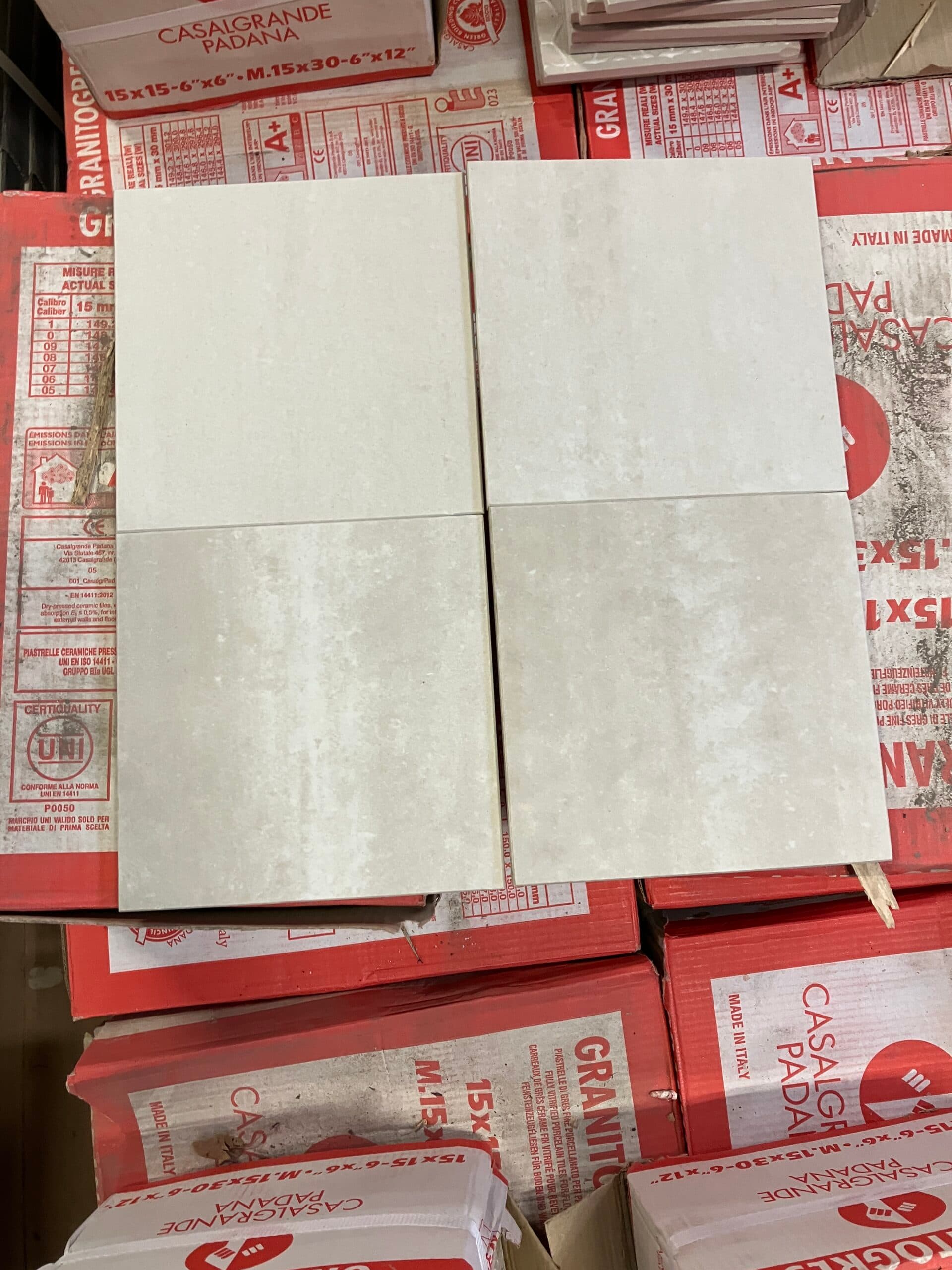 Uglaseret keramisk klinke til gulv og væg. 15×15 cm. - 1