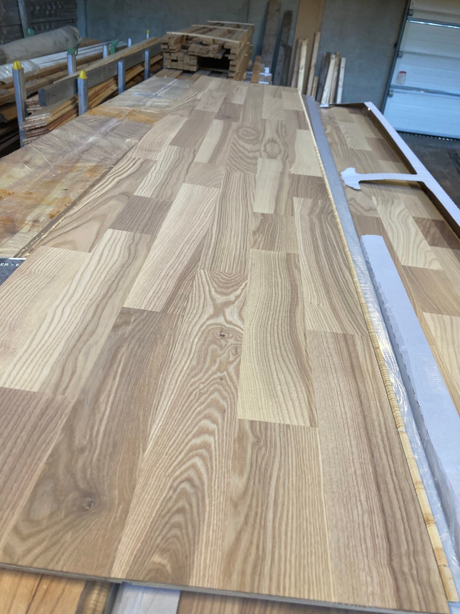 Moland LOC+ lamelparket. Ask hvid matlak. - 1