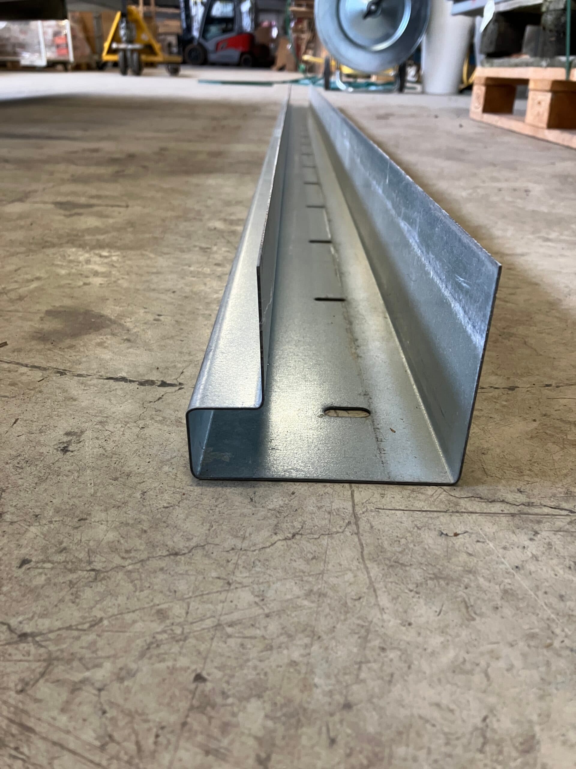 Galvaniseret Z-stålprofil. Gipsstål. 29 kr. pr meter. - 1