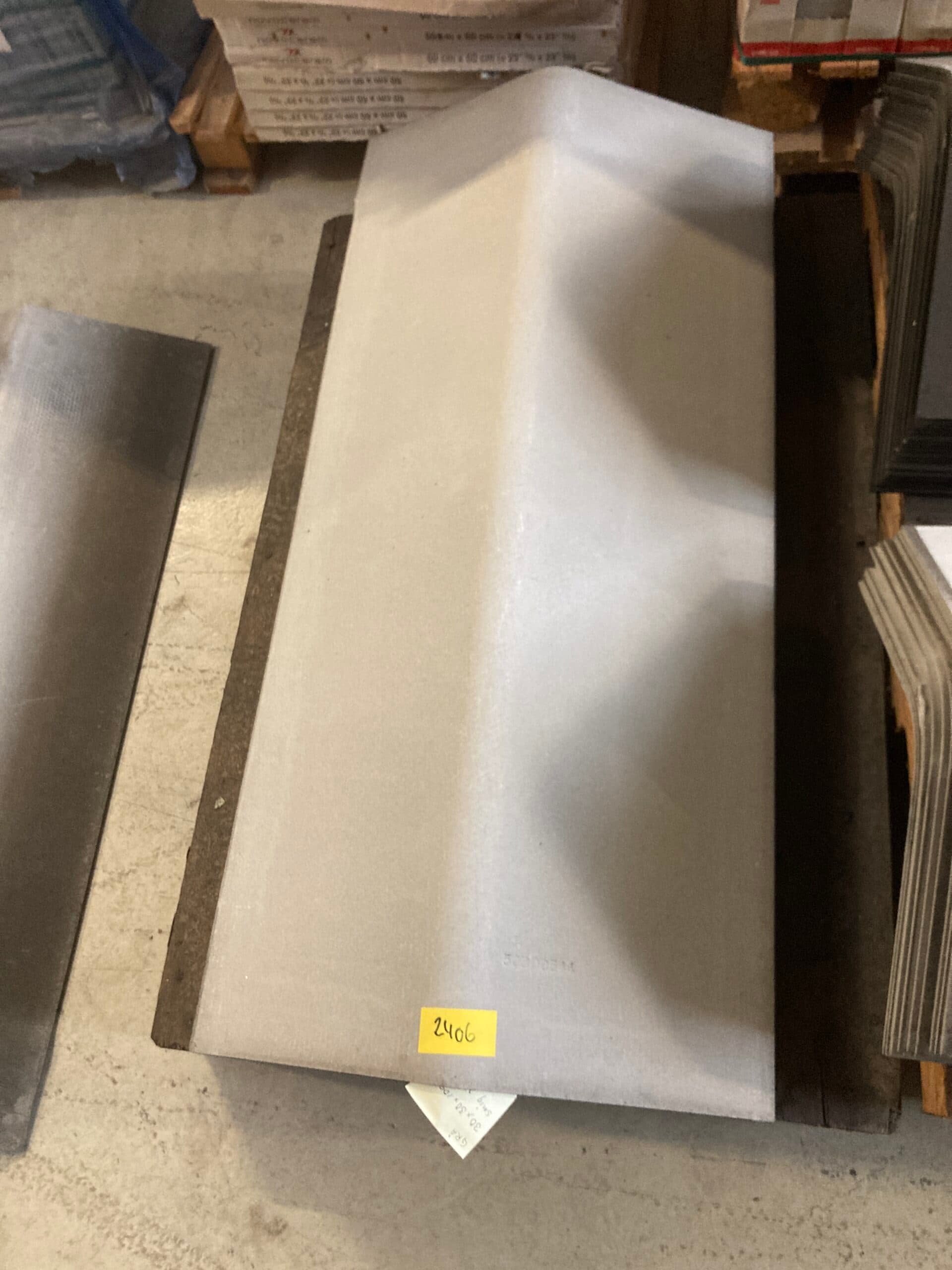 Rygnings plade, eternit, lys grå 30x30x119,5 20-22,5° - 1