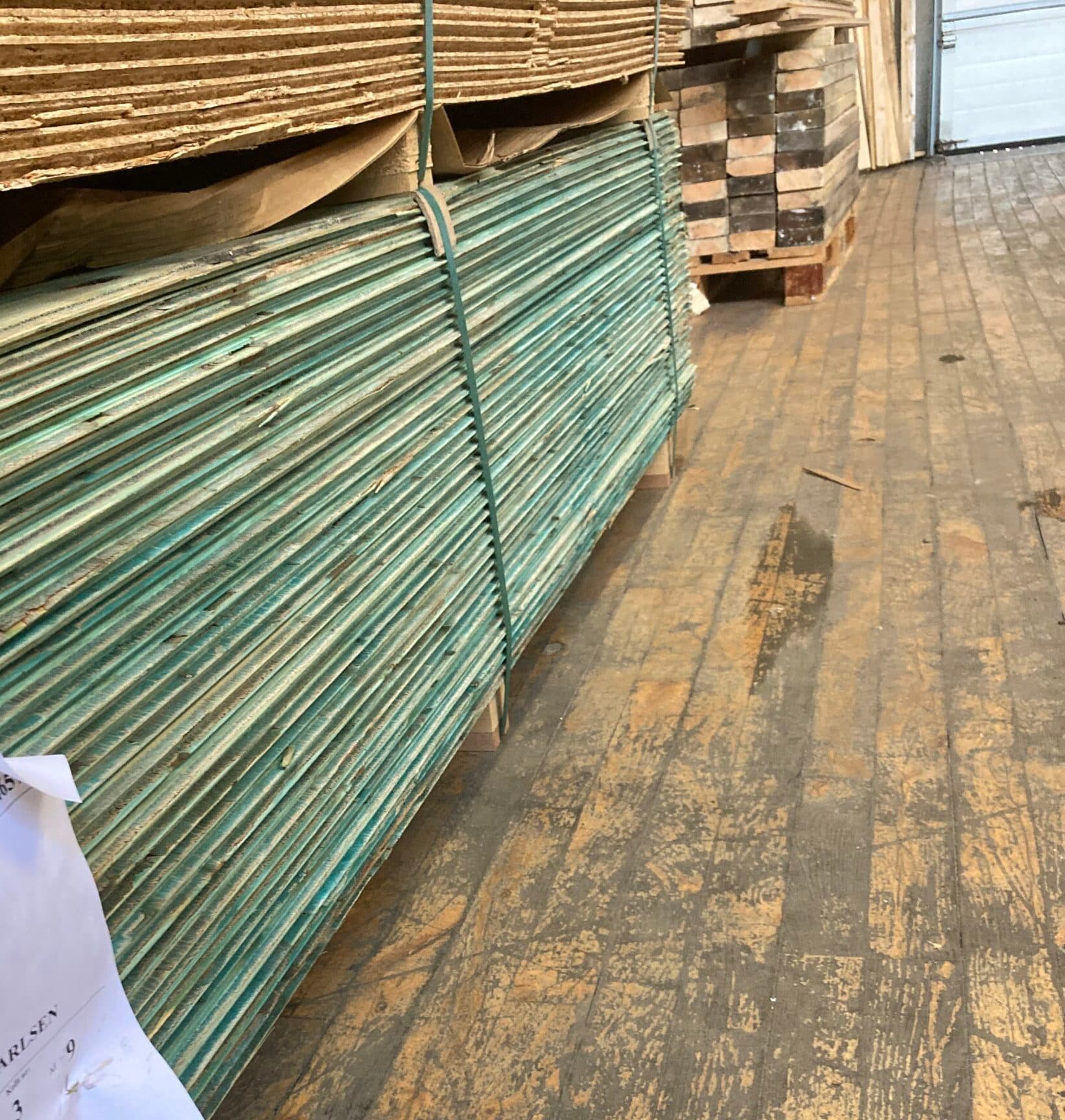 Tagkrydsfiner 2440x600x12mm. EPP Antimug TG2