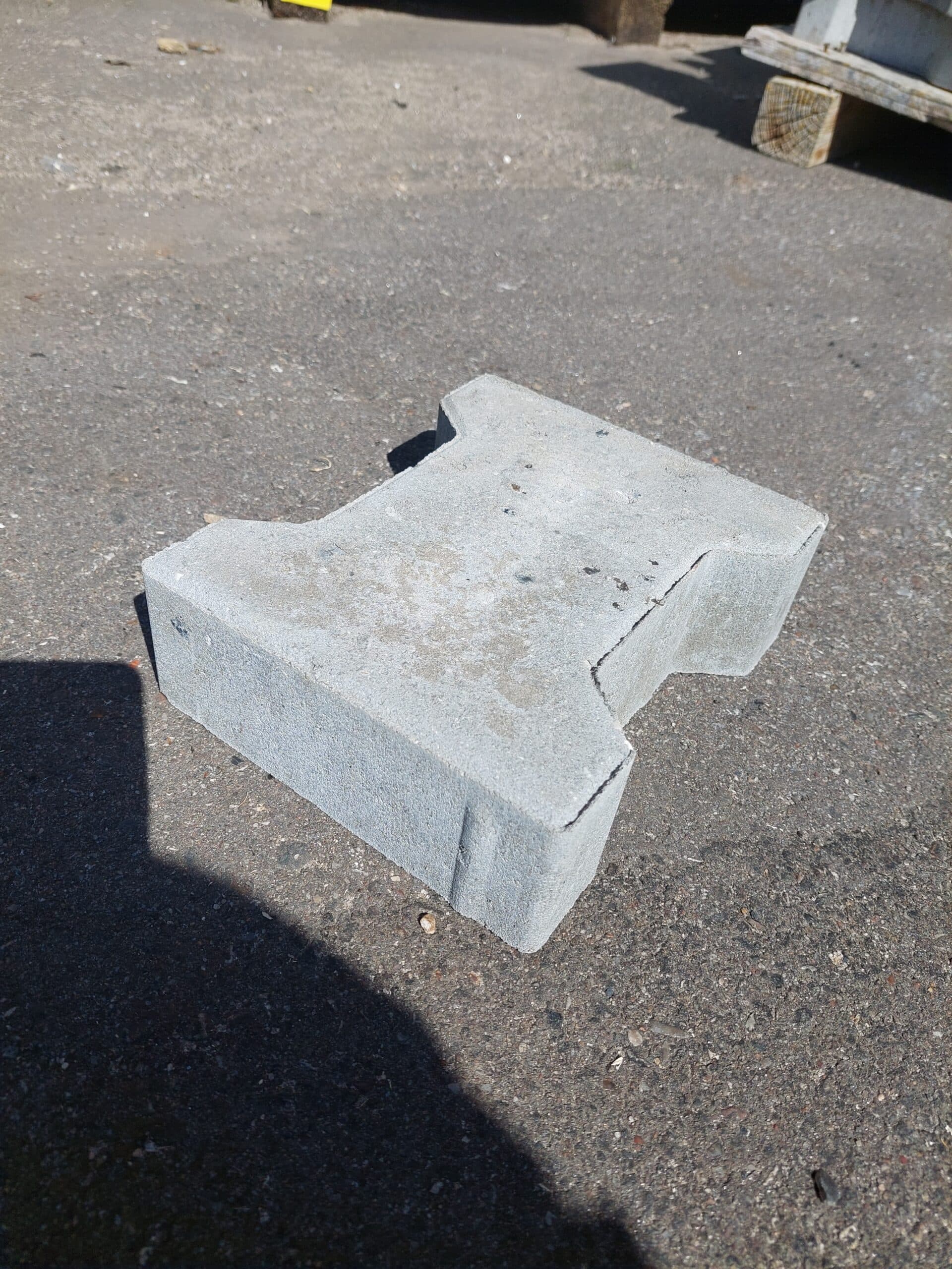 I-2 Maskinsten, grå belægningssten 200x165x60 mm - 1