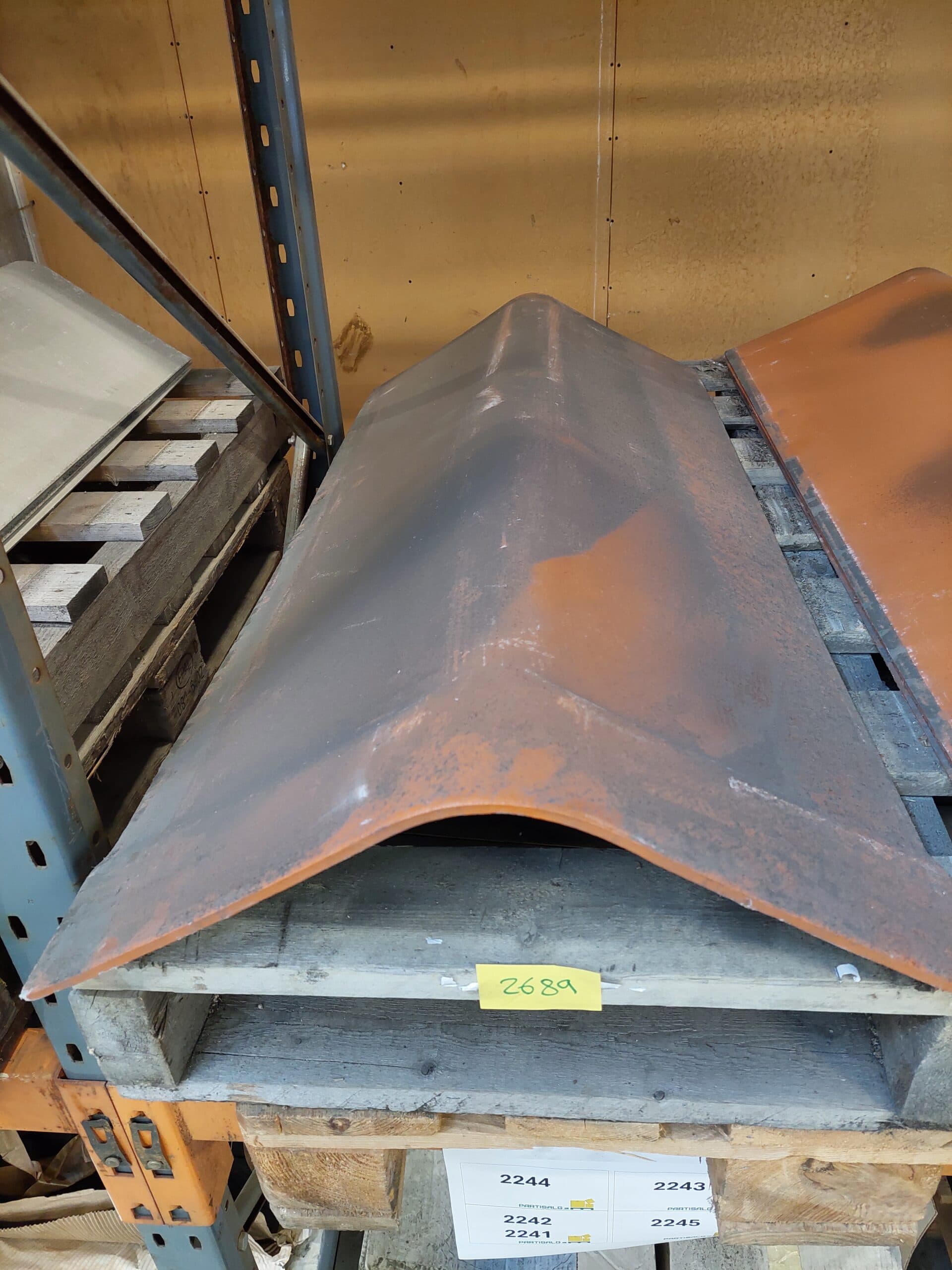 Rygnings plade, eternit, teglrød 300x300x1195 mm, 27,5-30° - 1