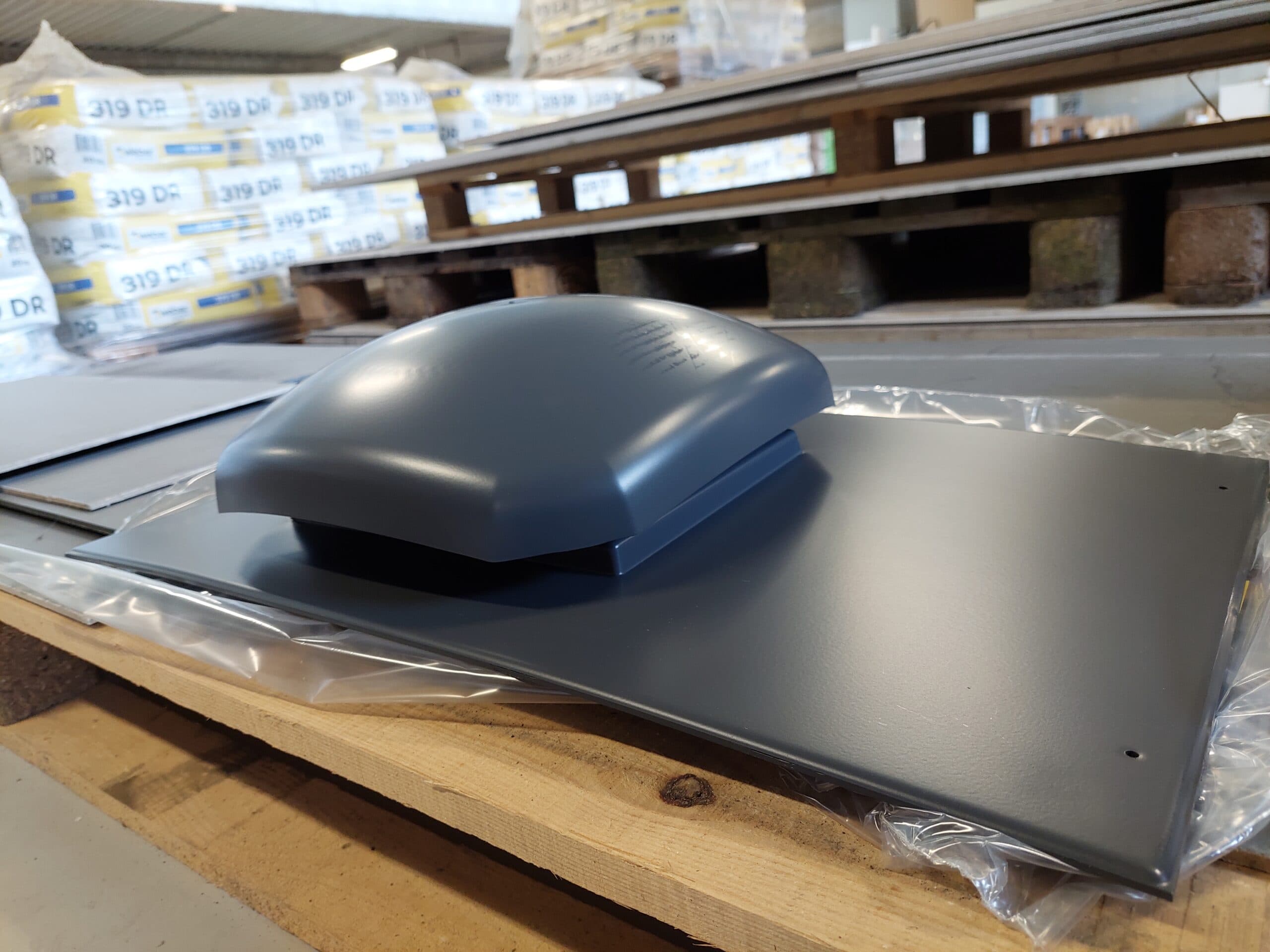 Ventilations hætte til skifertag, sort, 595×350 mm - 1