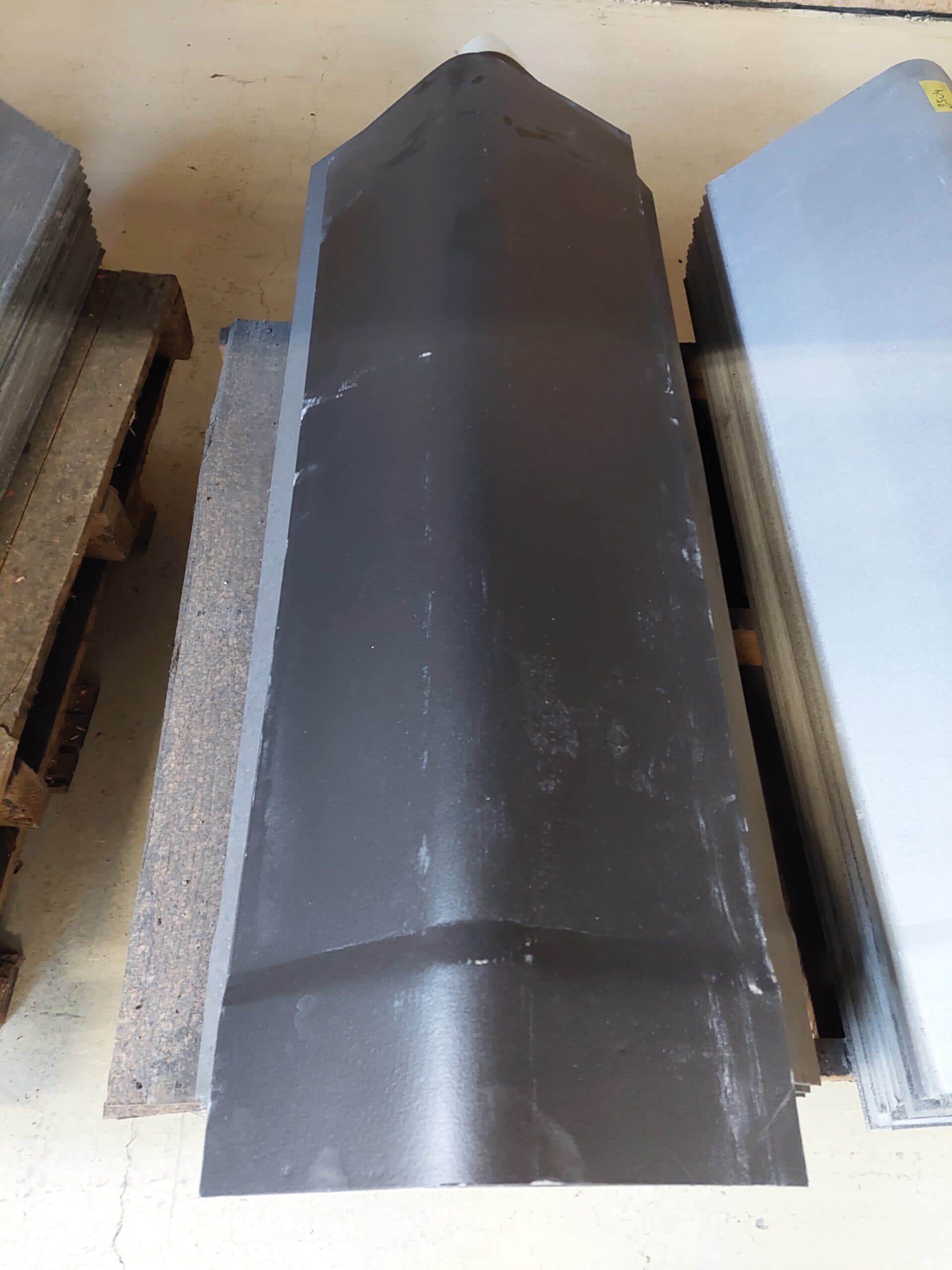 Rygnings plade, eternit, sort 240x240x1195 mm, 35° - 1