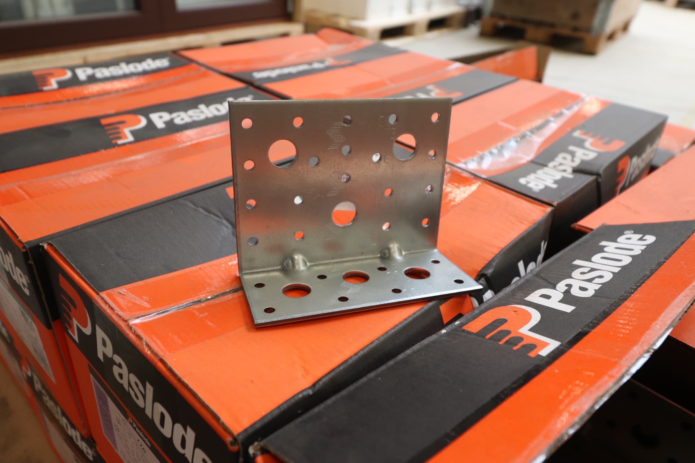 Paslode vinkelbeslag V14 91x52x3x116 mm - 1