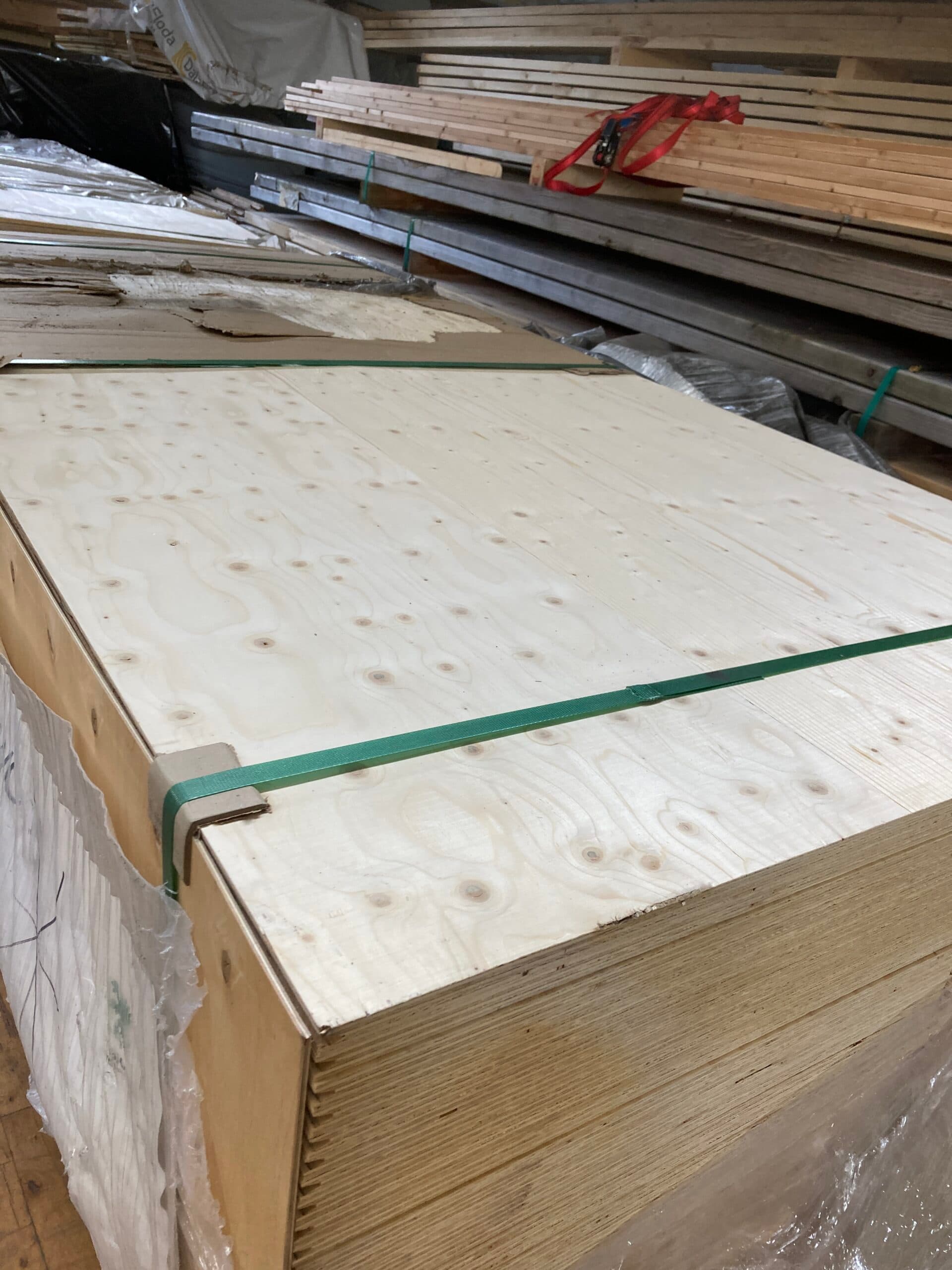 18mm. Krydsfiner 620x2440mm. Pris pr. plade. - 1