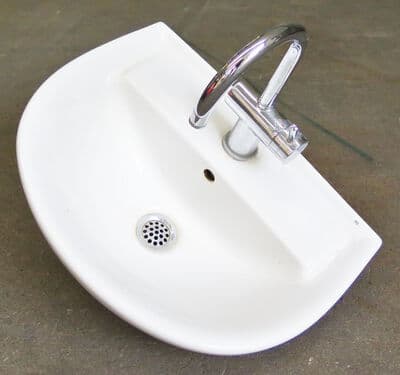 Ifö håndvask med Børma armatur