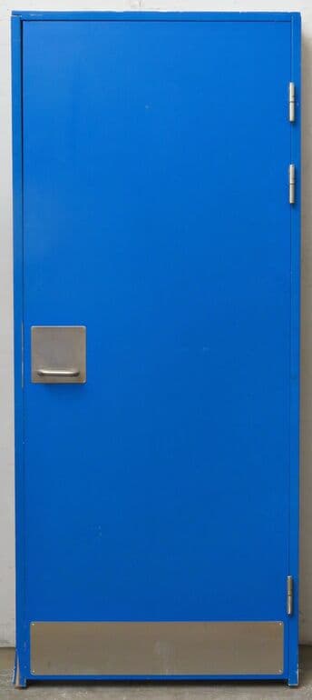 Swedoor massiv dør med greb