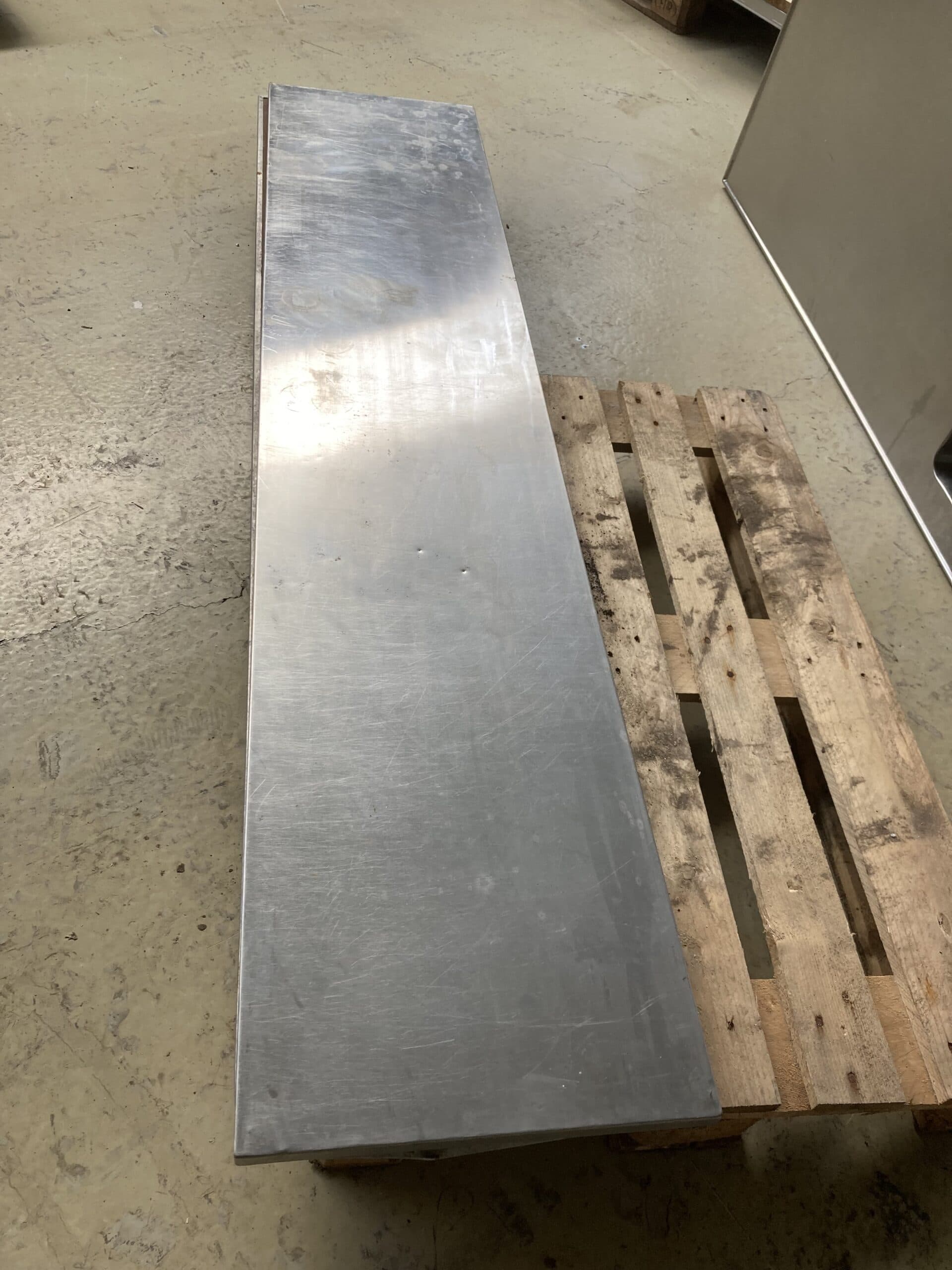 Hyldeplade beklædt med rustfrit stål 2130x450mm - 1