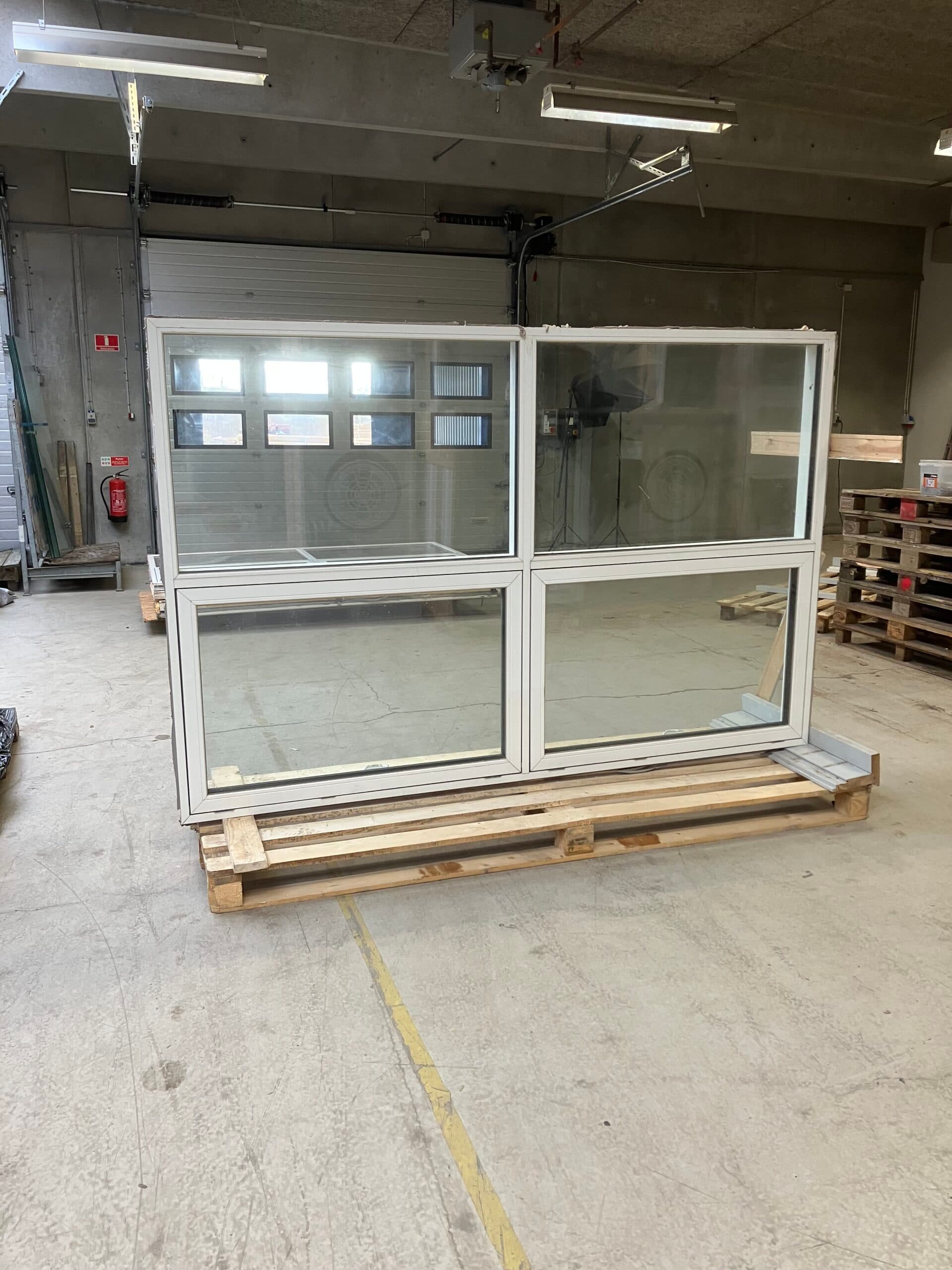 Kastrup fastkarm-topstyret vindue 239,5×157,5×11,5 cm - 1