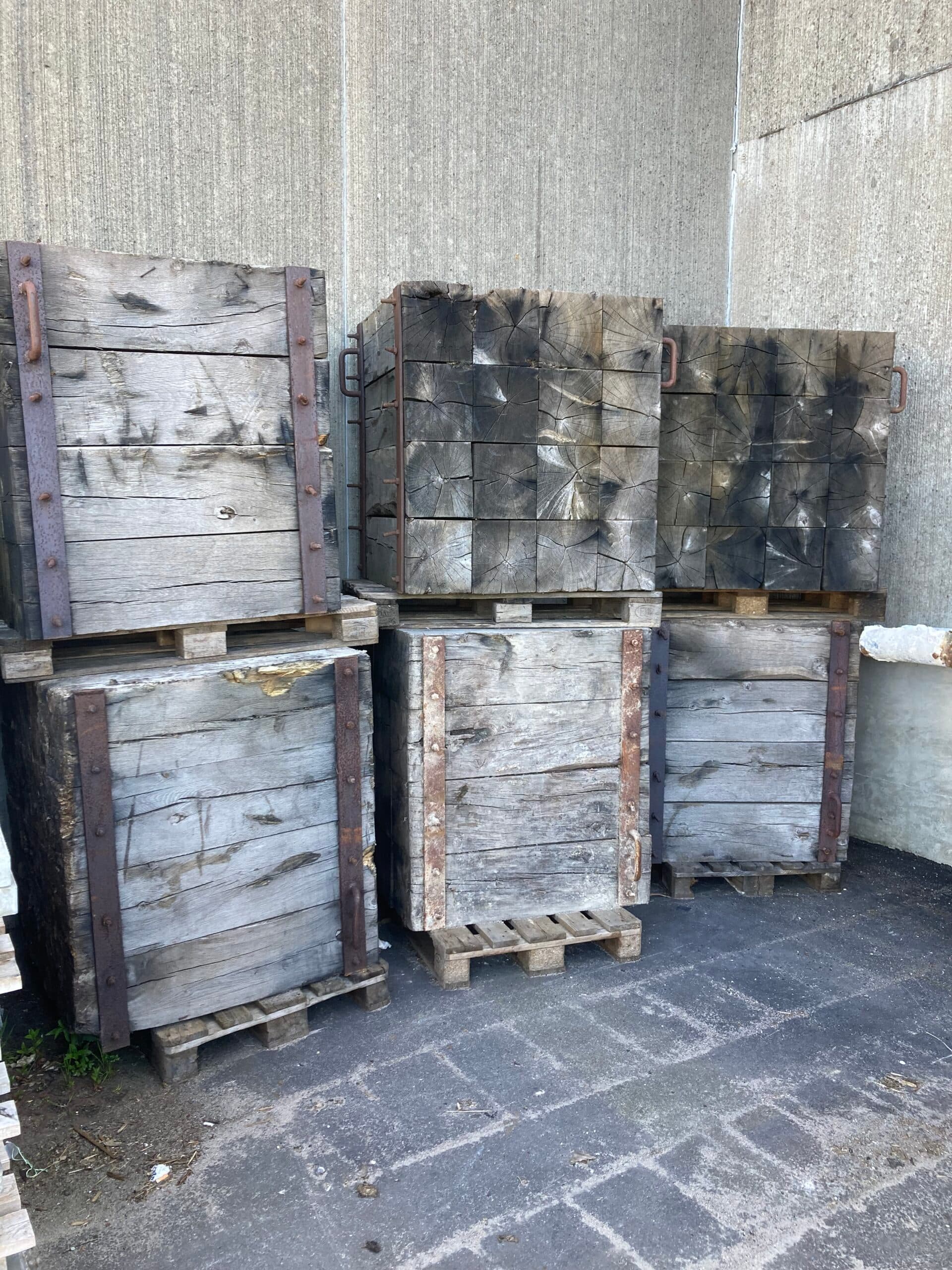 Ege træ “klods” 100x100x110cm.