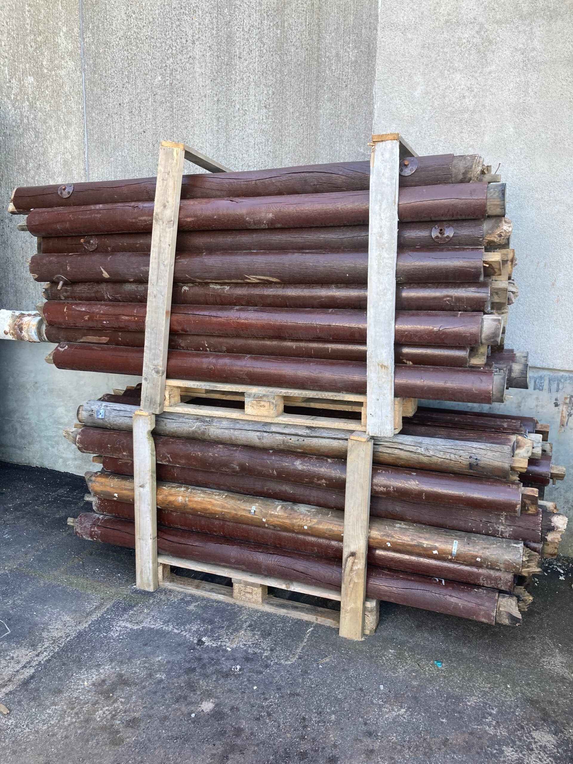 Ege træ stolper Ø140mm.