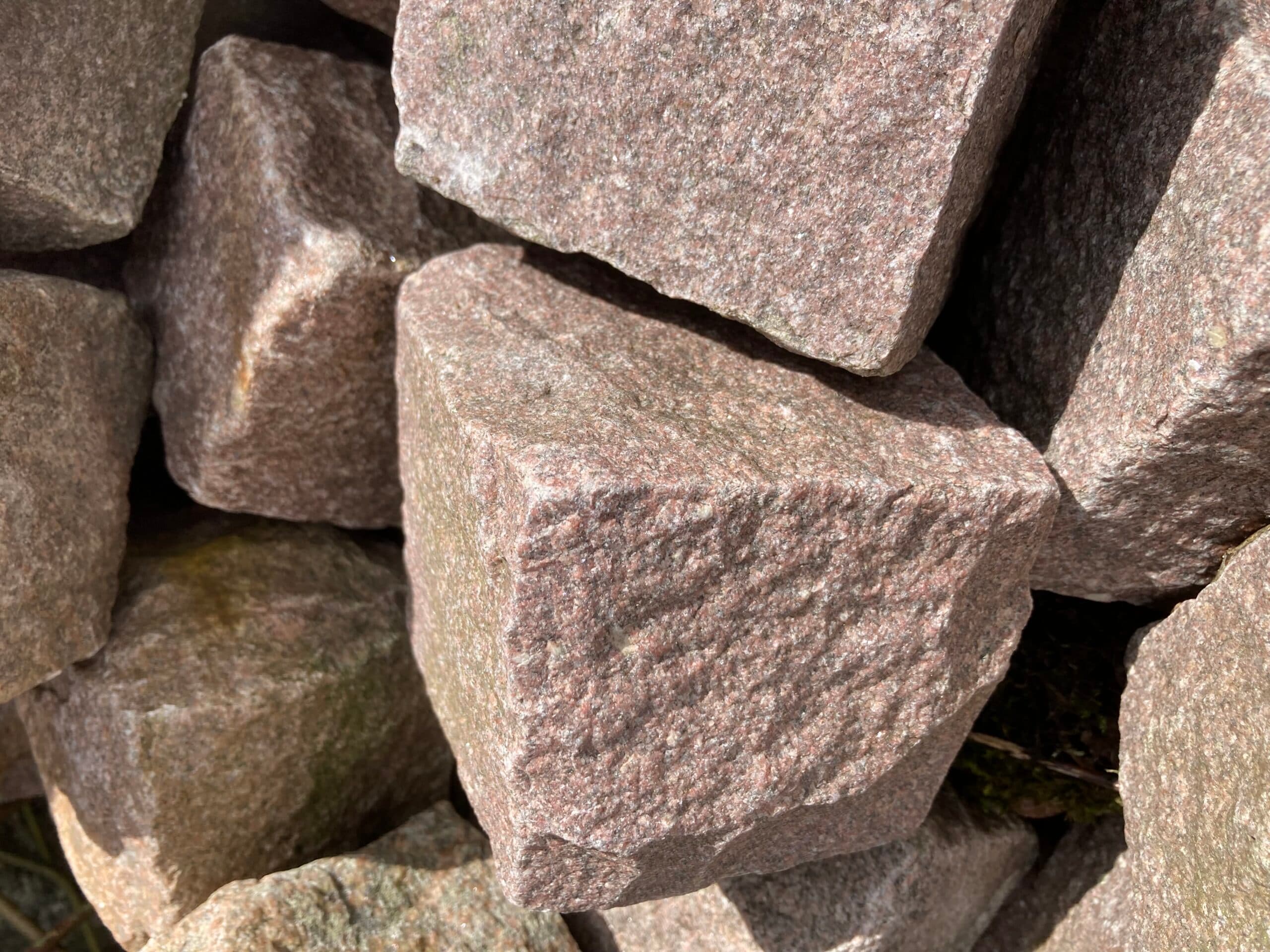 Chaussesten rød 8-11cm