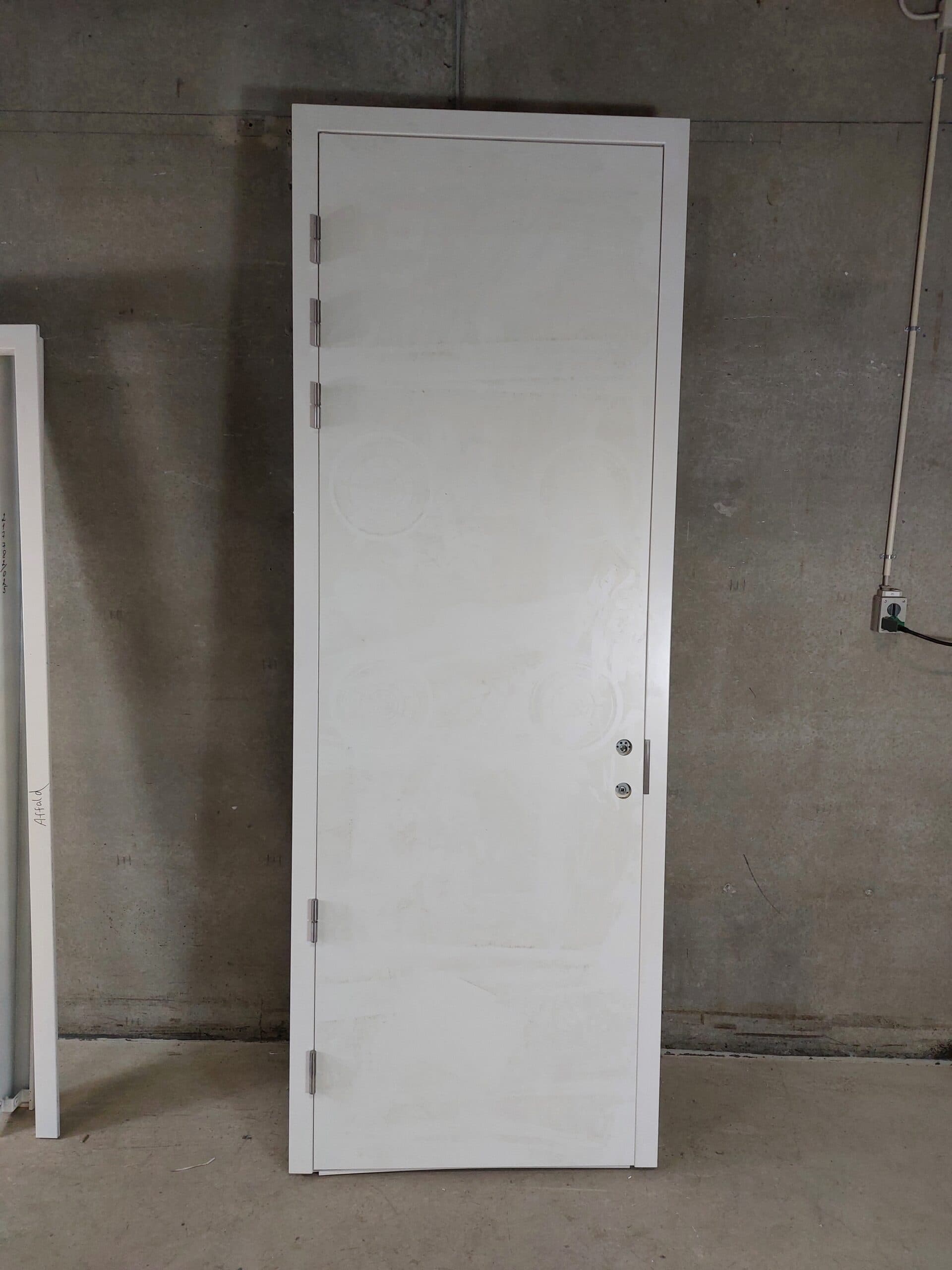 Indvendig branddør BD-60 i stålkarm 9×26/89x260cm