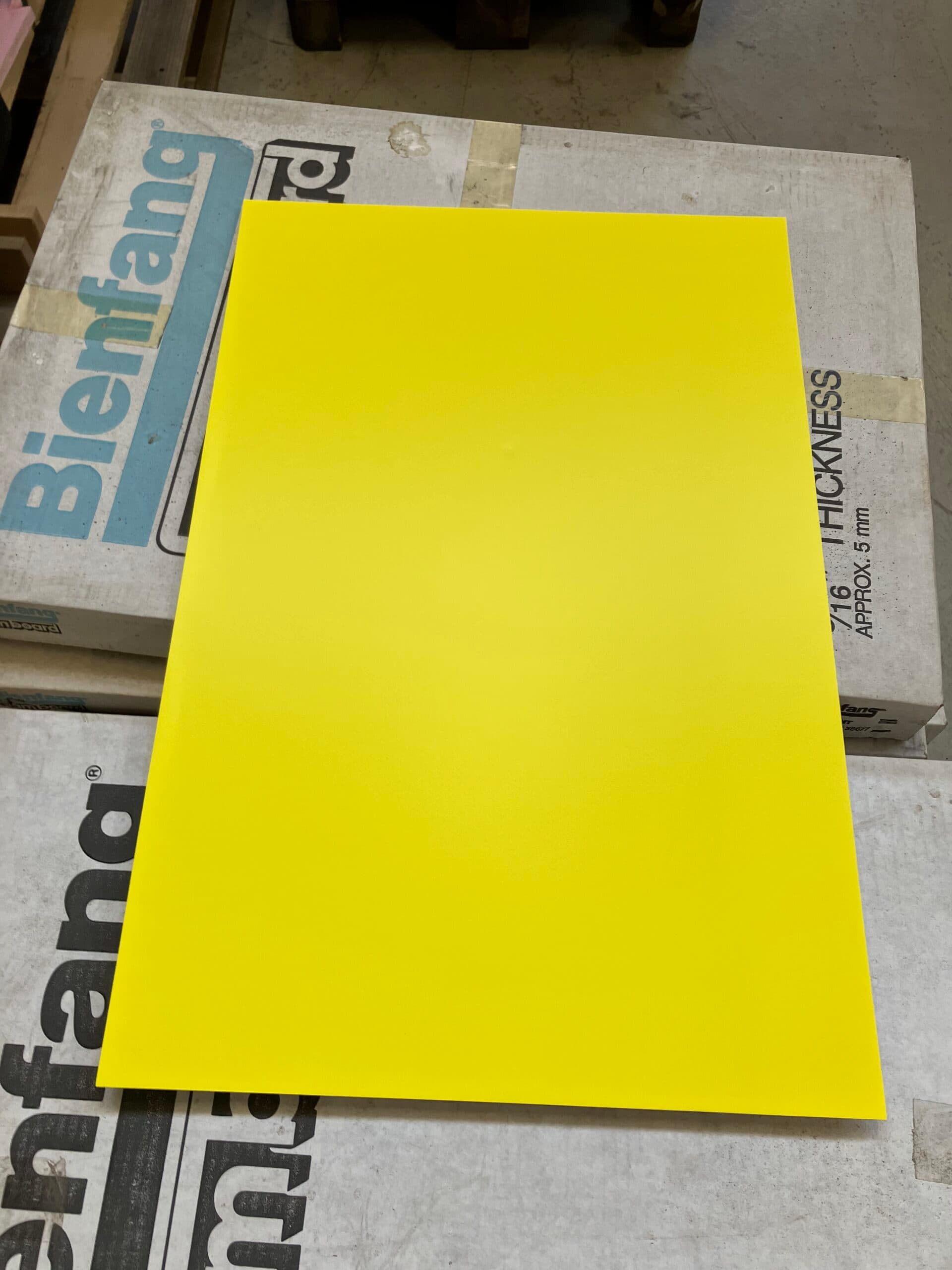 Bienfang Foamboard 5 mm Yellow 50,80×76,20 cm. - 1