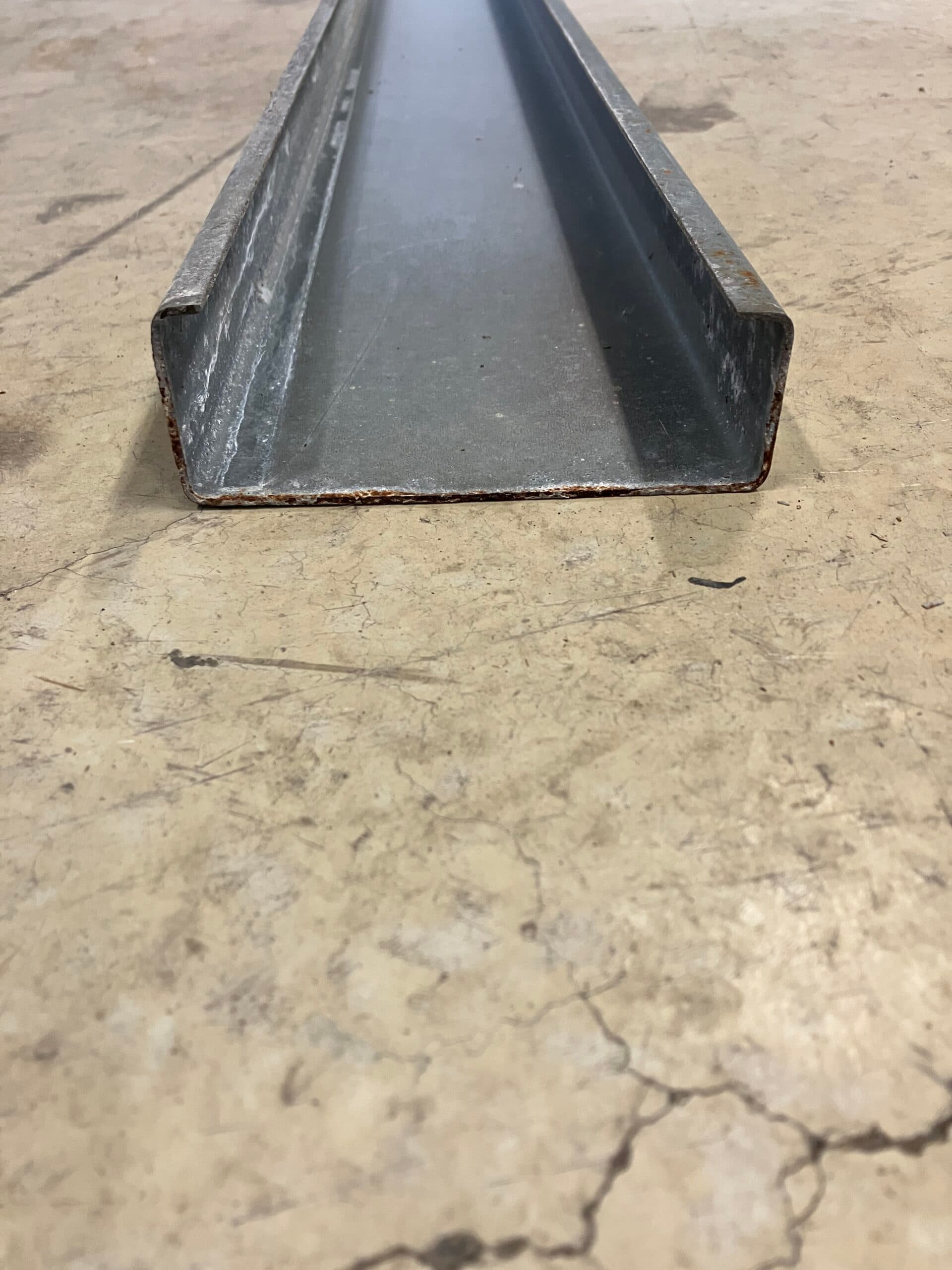 Galvaniseret C-stålprofil Gipsstål. 21,00 kr. pr meter.