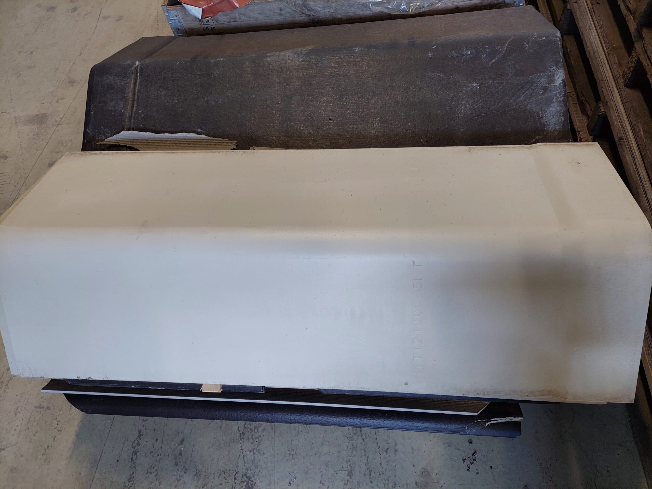 Rygnings plade, eternit, lys grå 300x300x1195 mm, 27,5-30° - 1