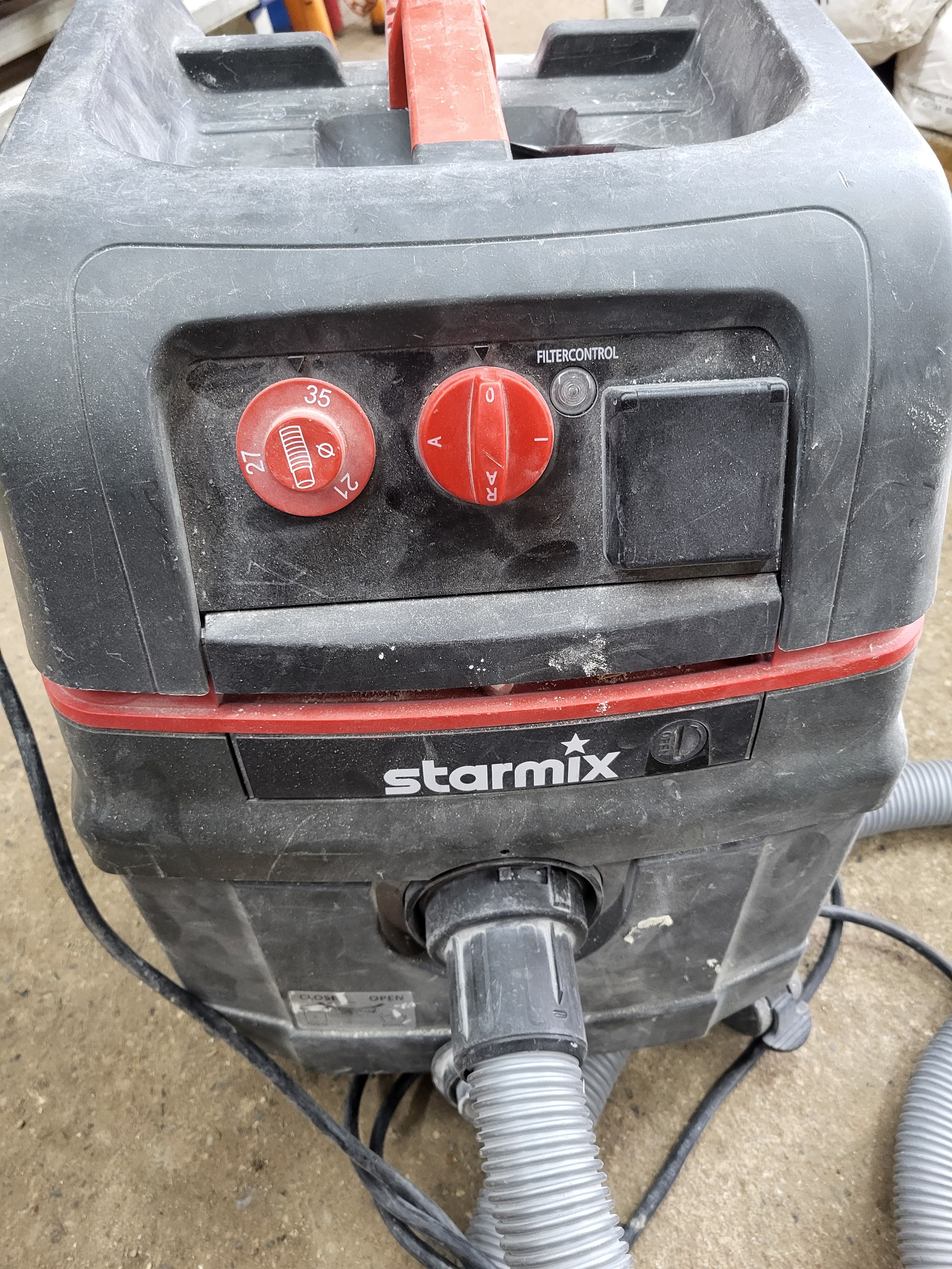 Starmix industristøvsuger - professionel byggestøvsuger - 1