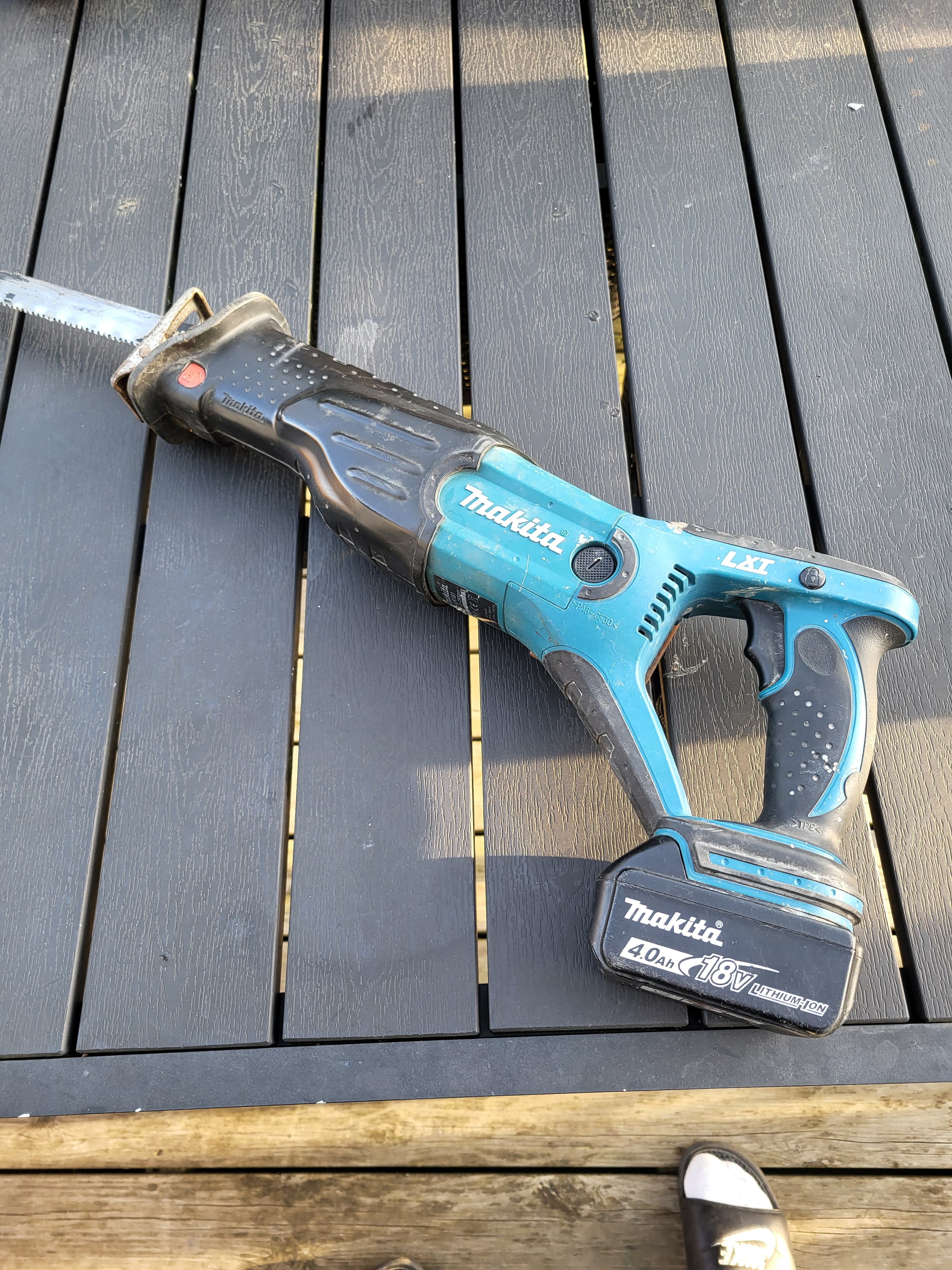 Makita 18V bajonestsav med 4.0Ah batteri - 1